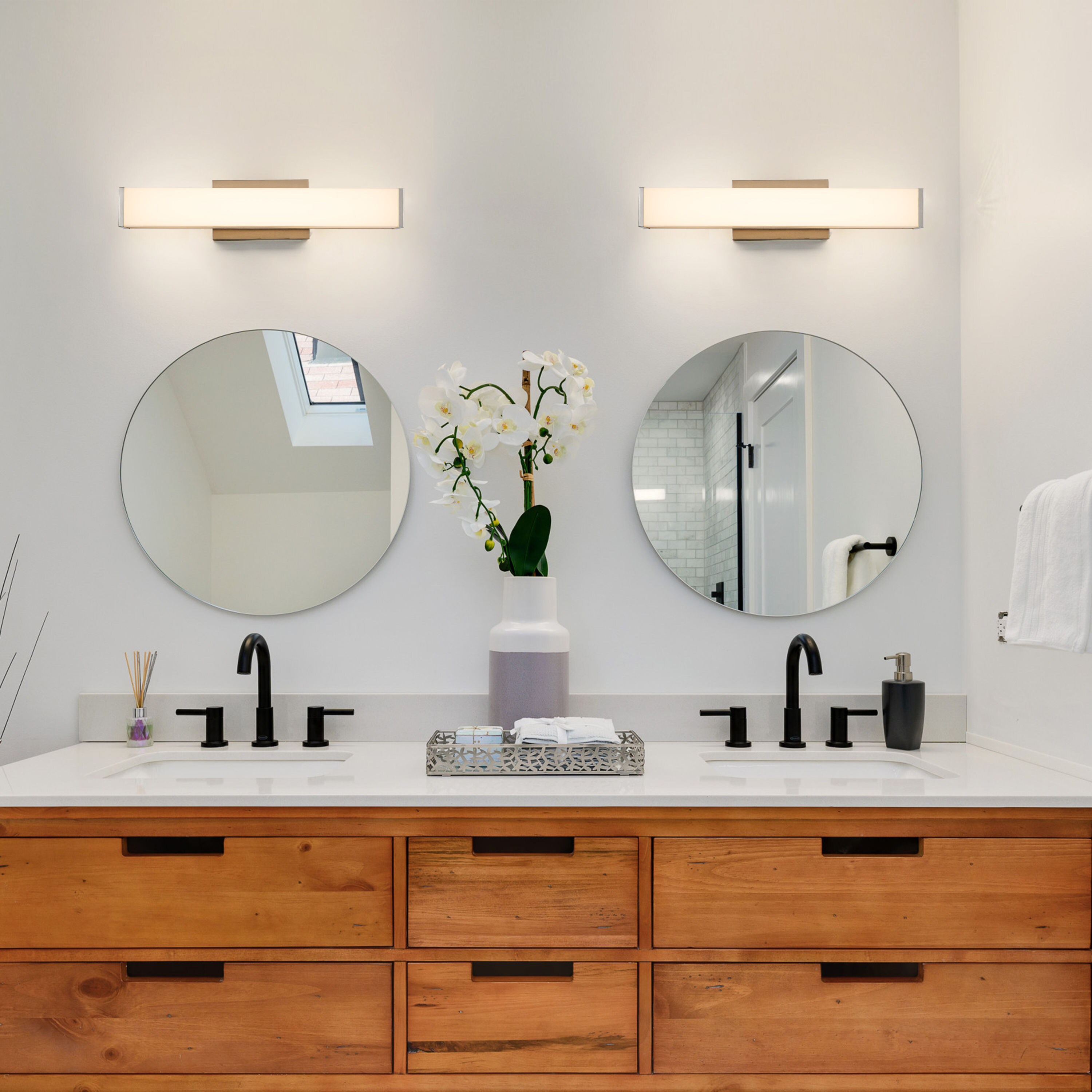 C Cattleya CA2267-W b089995 - View #6