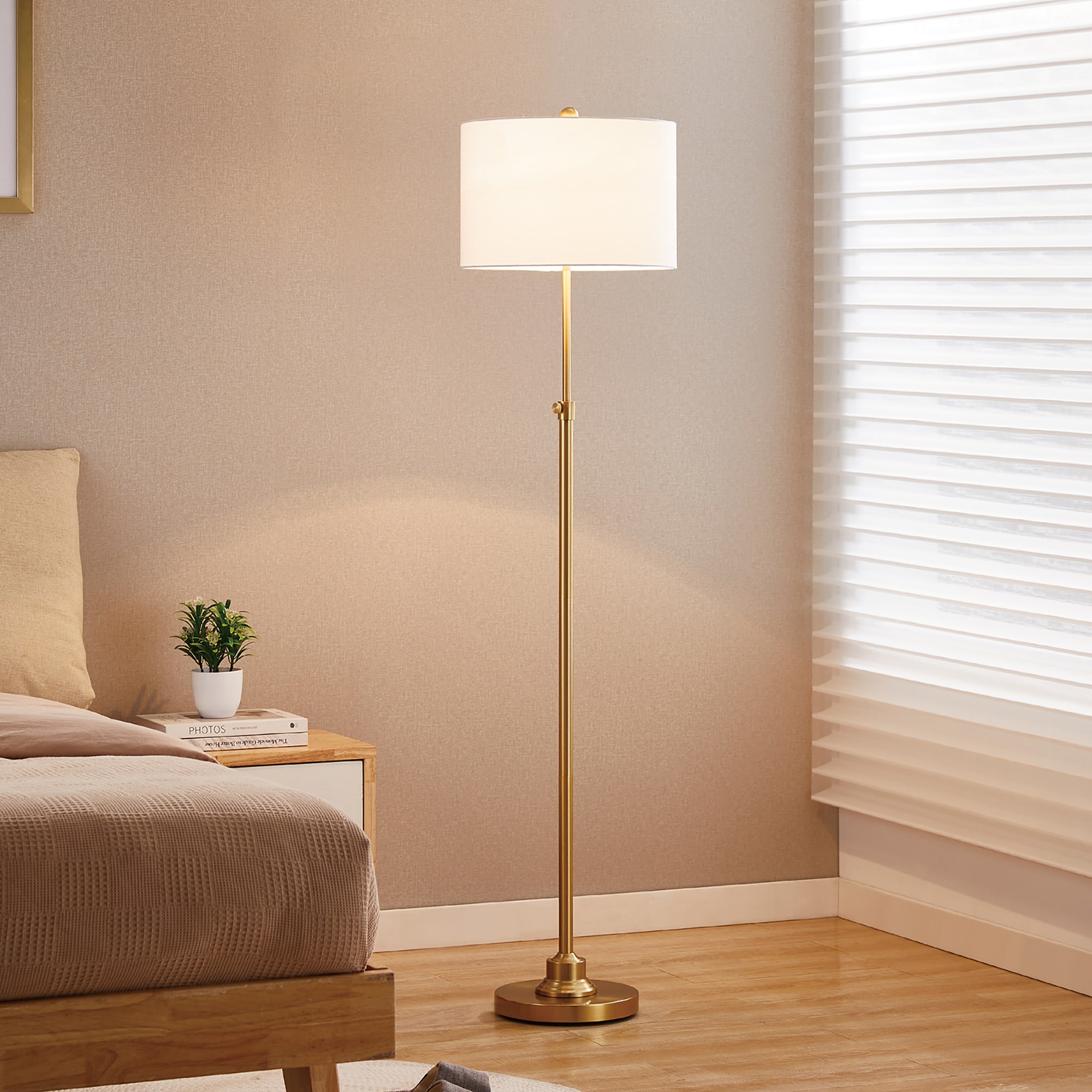 KAWOTI 21202 Fernando 63.5-in Gold Standard Floor Lamp with Linen Shade