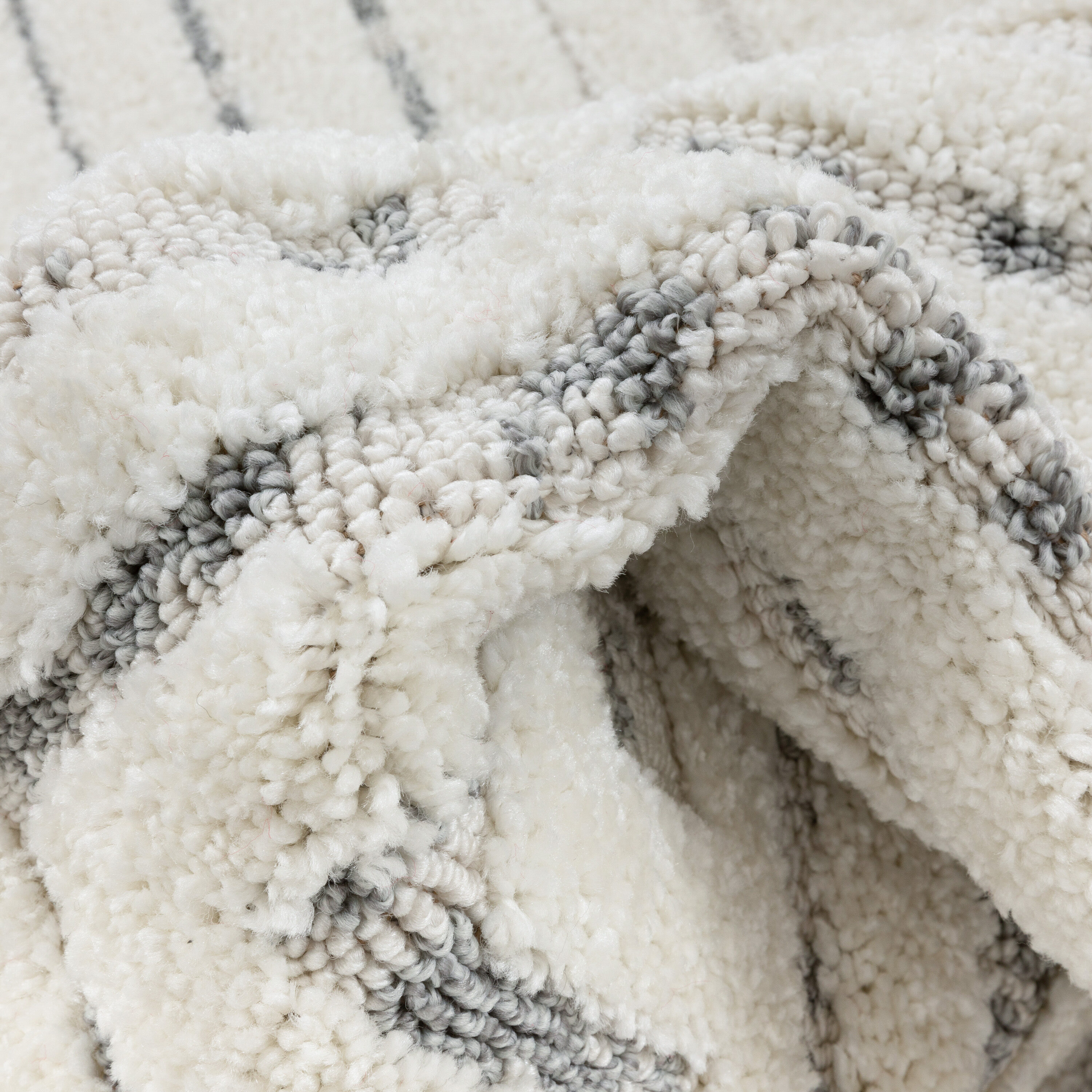 Salem Gianna Gray and Cream Geometric High-Low Area Rug