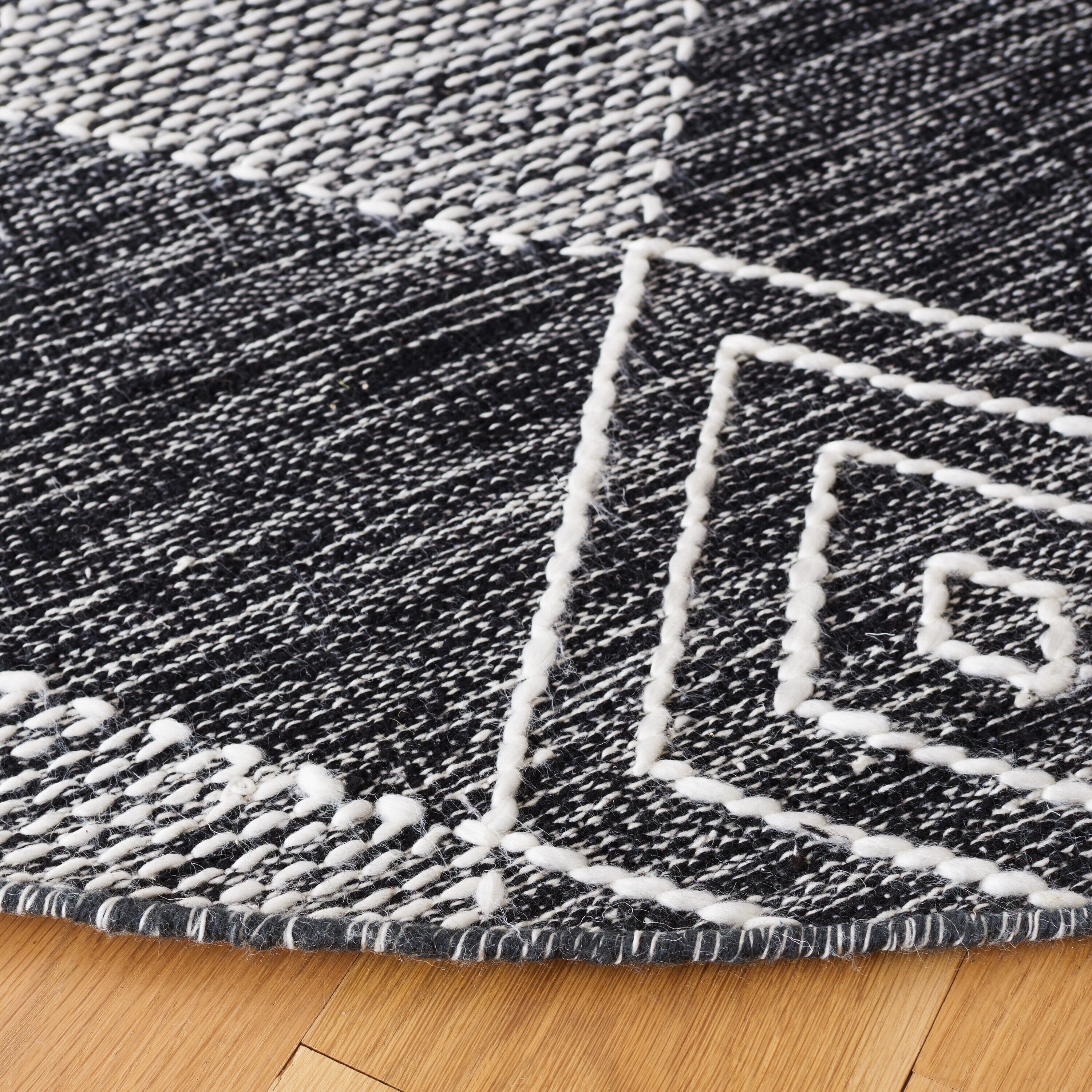 Safavieh KLM306Z-6R rugs - View #3