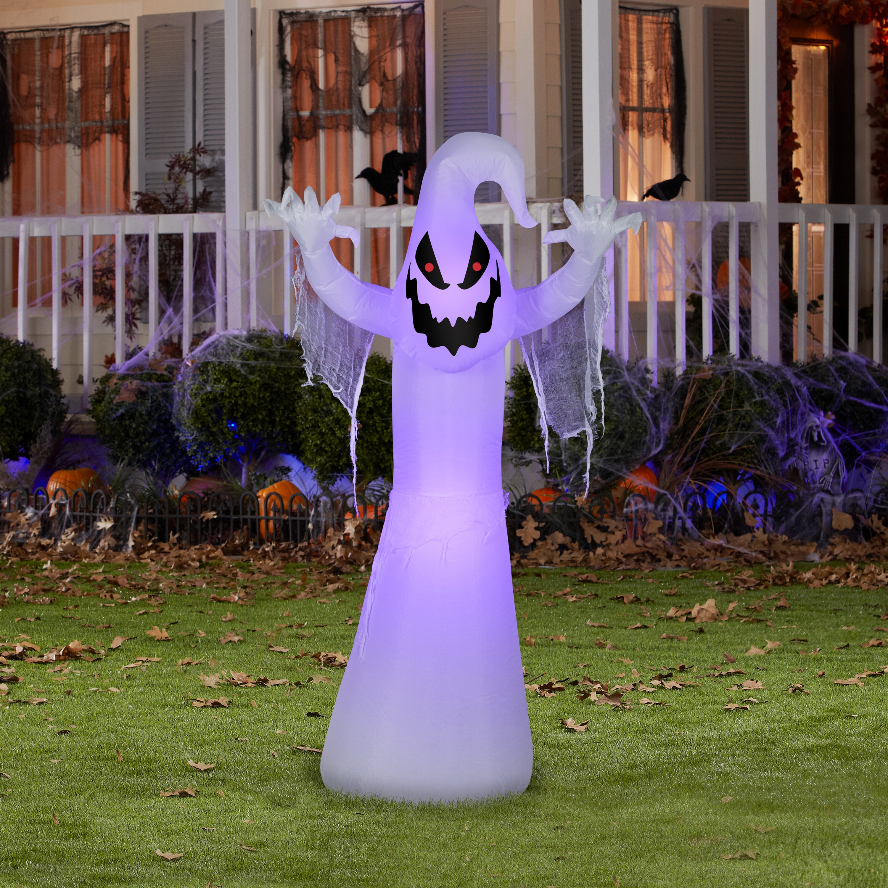 Gemmy 4.99-ft Lighted Ghost Inflatable in the Outdoor Halloween ...