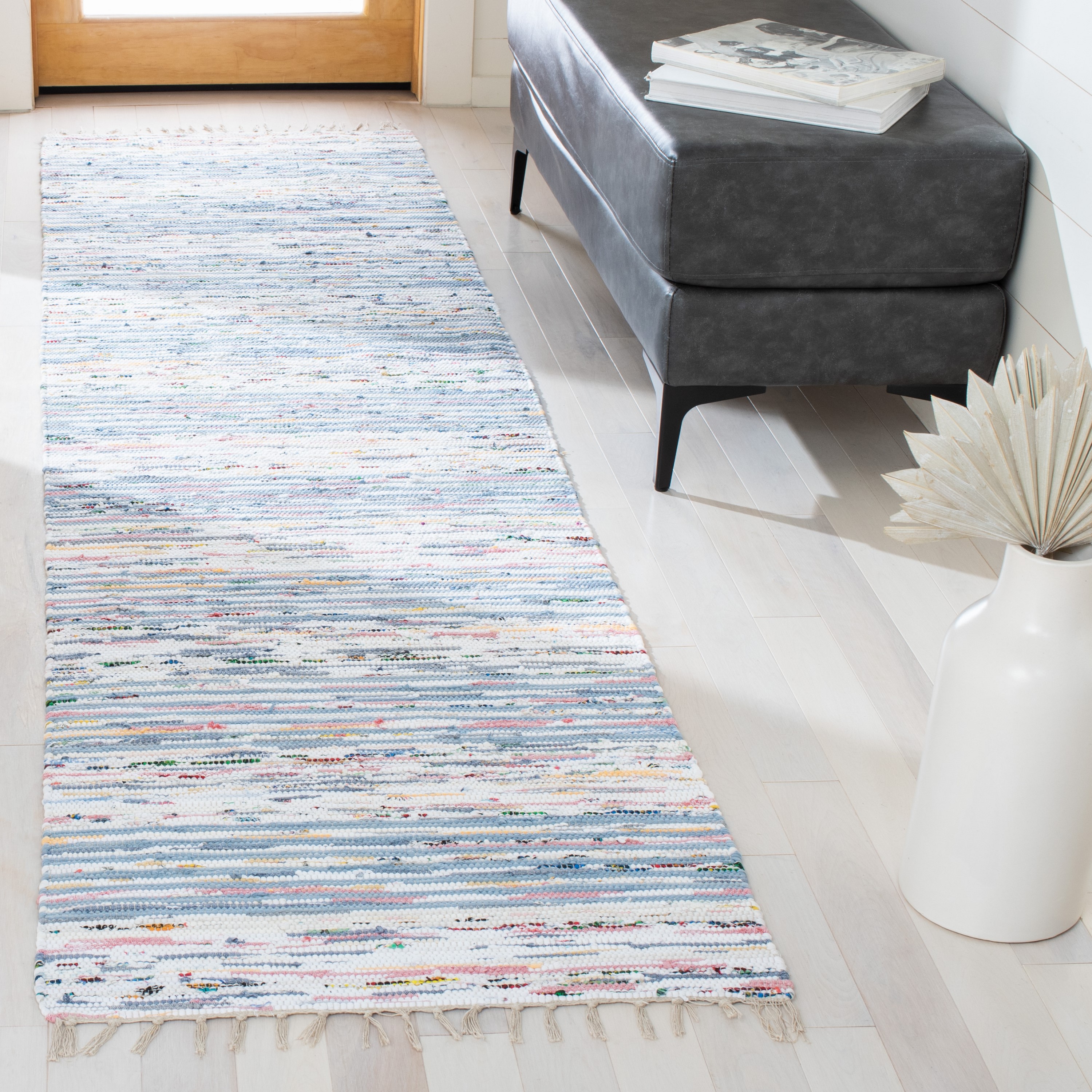Safavieh MTK625M-29 Montauk Pragya 2 x 9 (ft) Polyester Blue/Ivory Rectangular Indoor Abstract Farmhouse/Cottage Runner rug