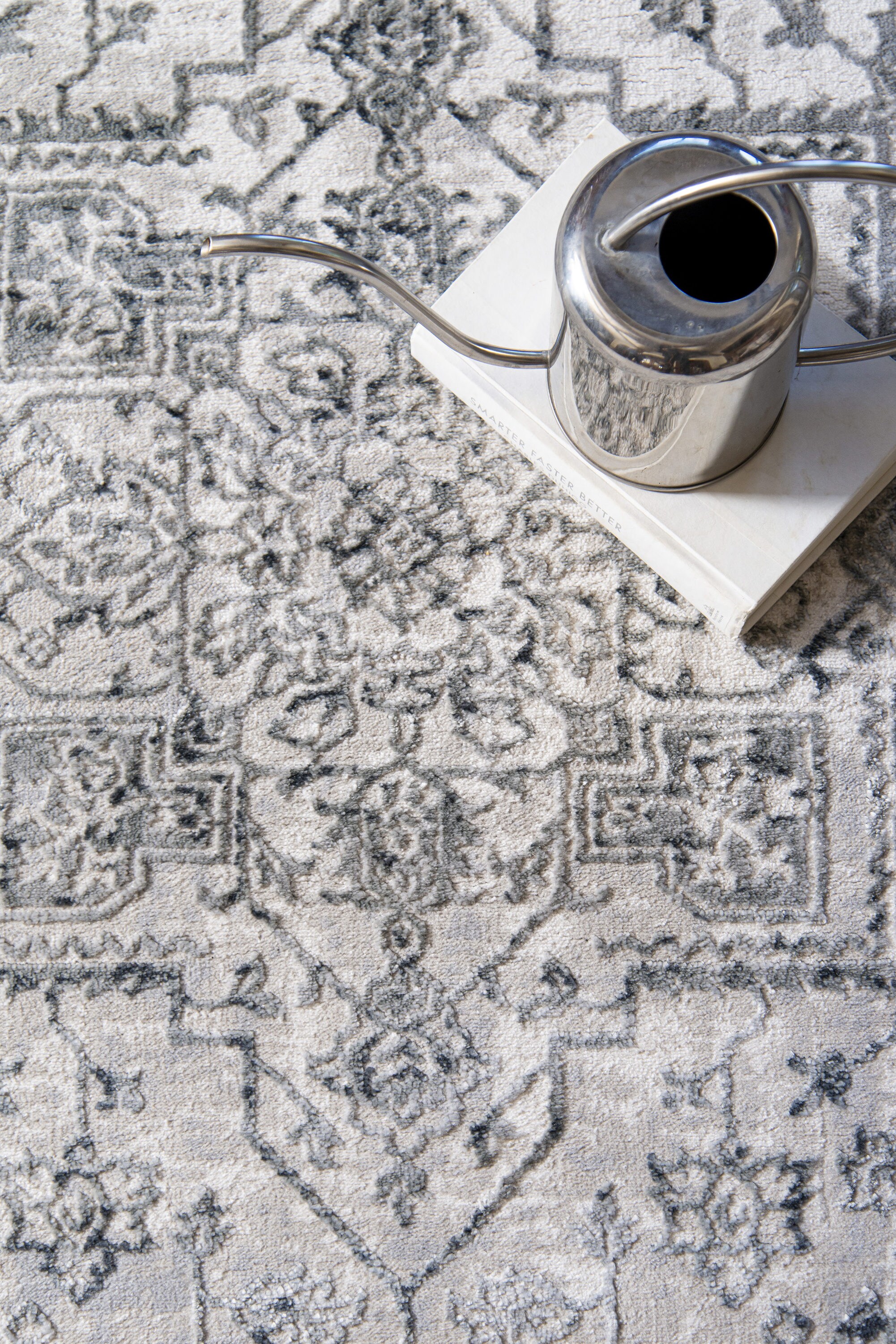 United Weavers Of America 2610 20772 28E rugs - View #5