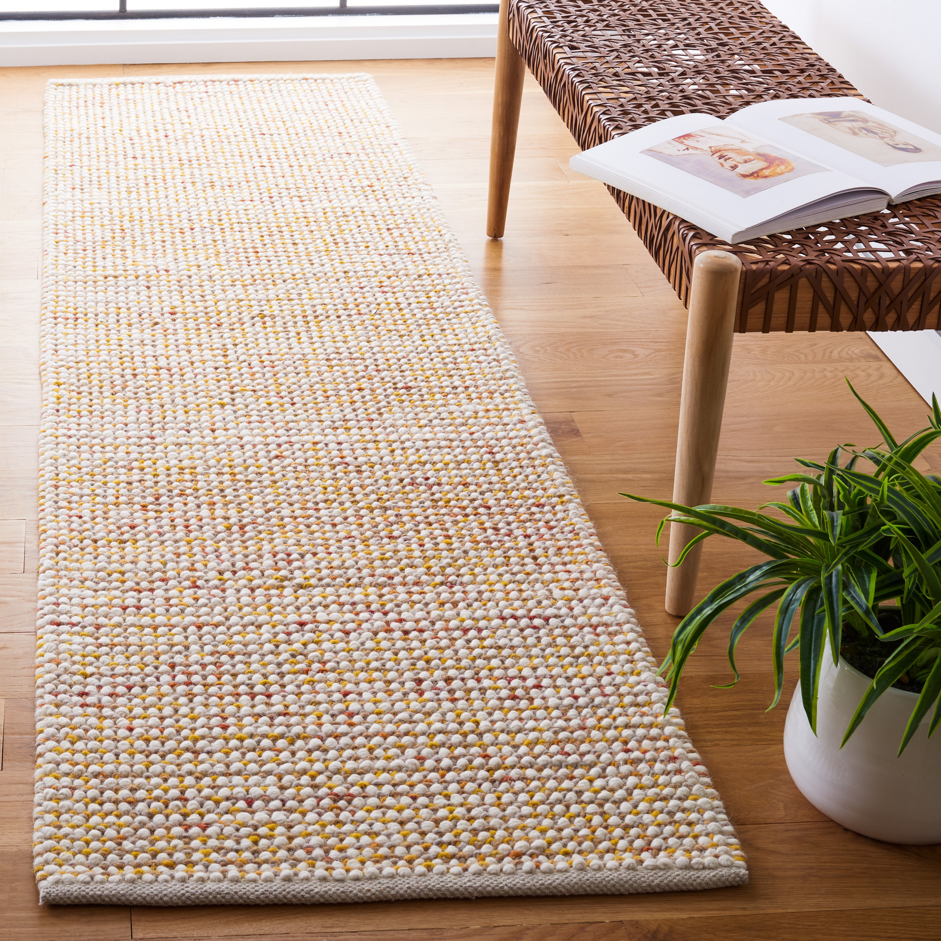 Safavieh VRM401B-28 Vermont Radovinka 2 x 8 (ft) Wool Ivory/Gold Rectangular Indoor Geometric Bohemian/Eclectic Runner rug