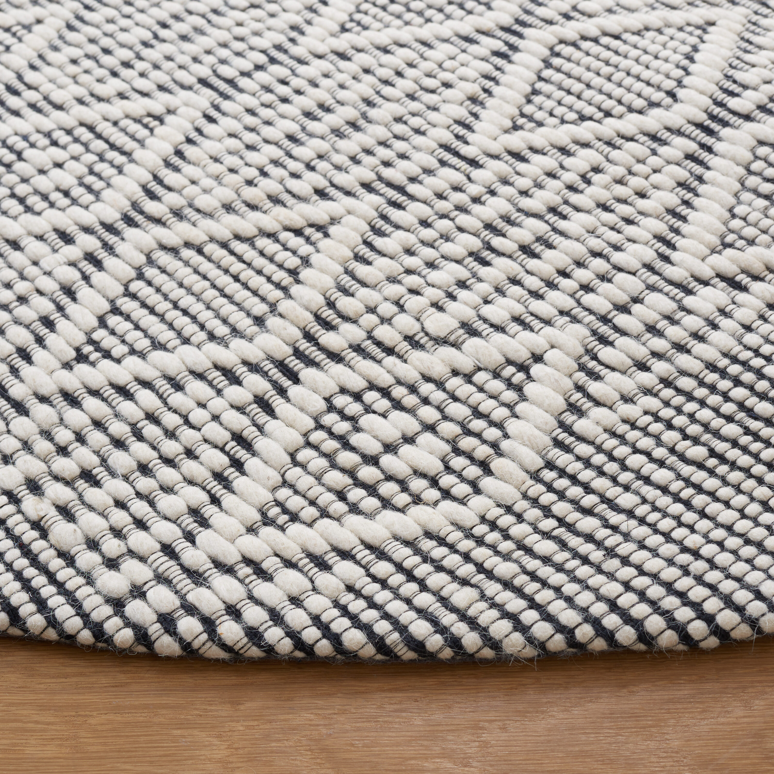 Safavieh VRM155Z-6R rugs - View #3