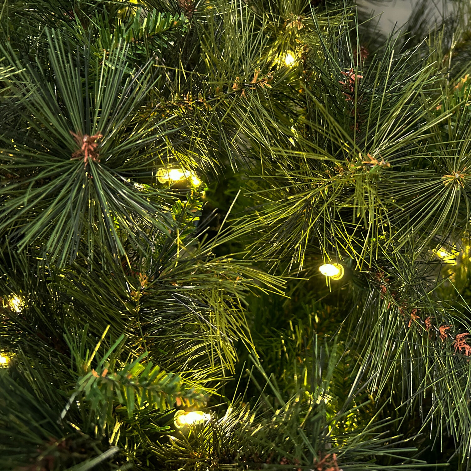 Fraser Hill Farm FFHTD065-5GR Artificial-Christmas-Trees - View #11