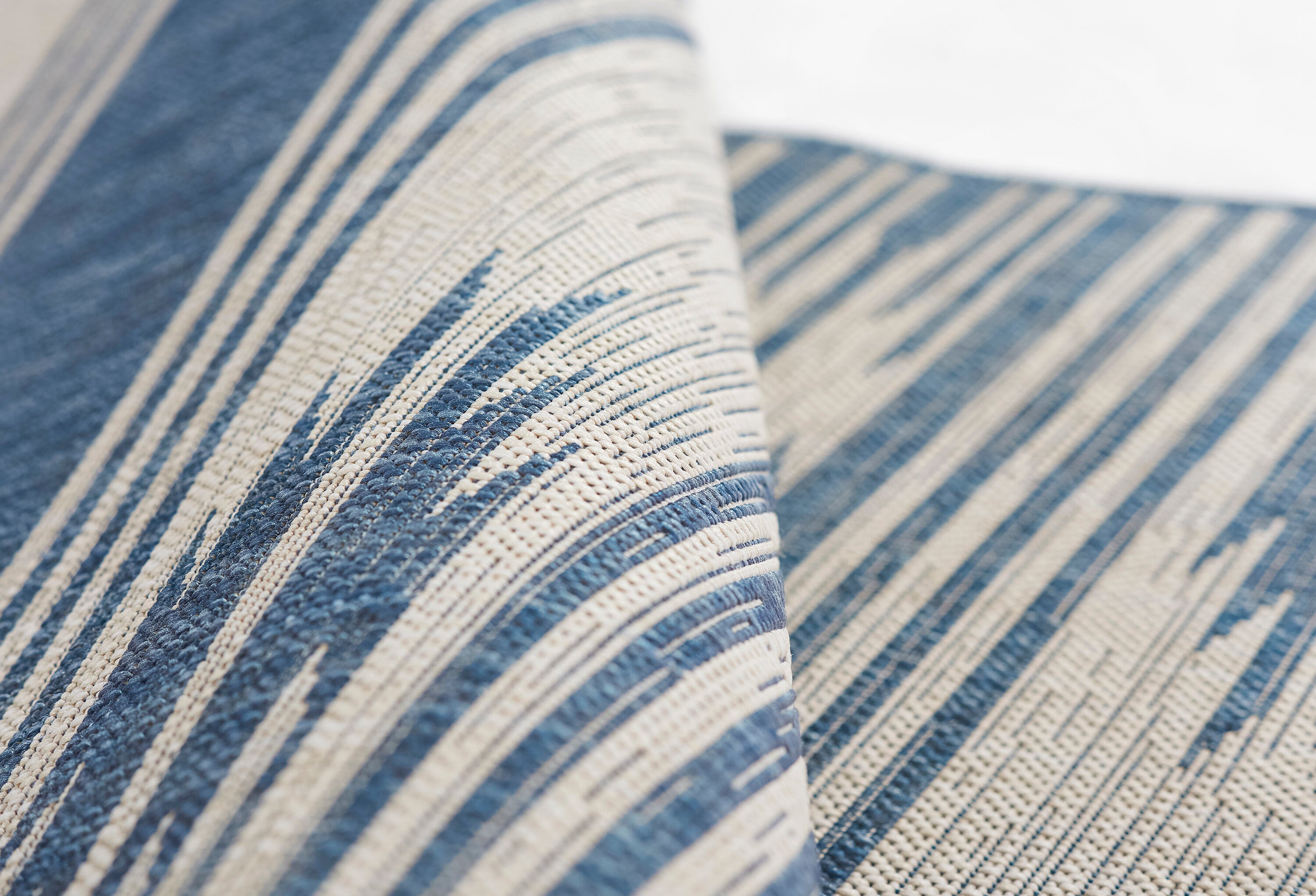 Momeni RIVRARV-07BLU2776 rugs - View #4