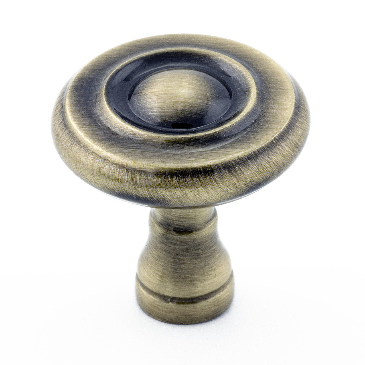 Richelieu BP74032AE Boucherville 1-1/4-in Antique English Round Traditional Cabinet Knob