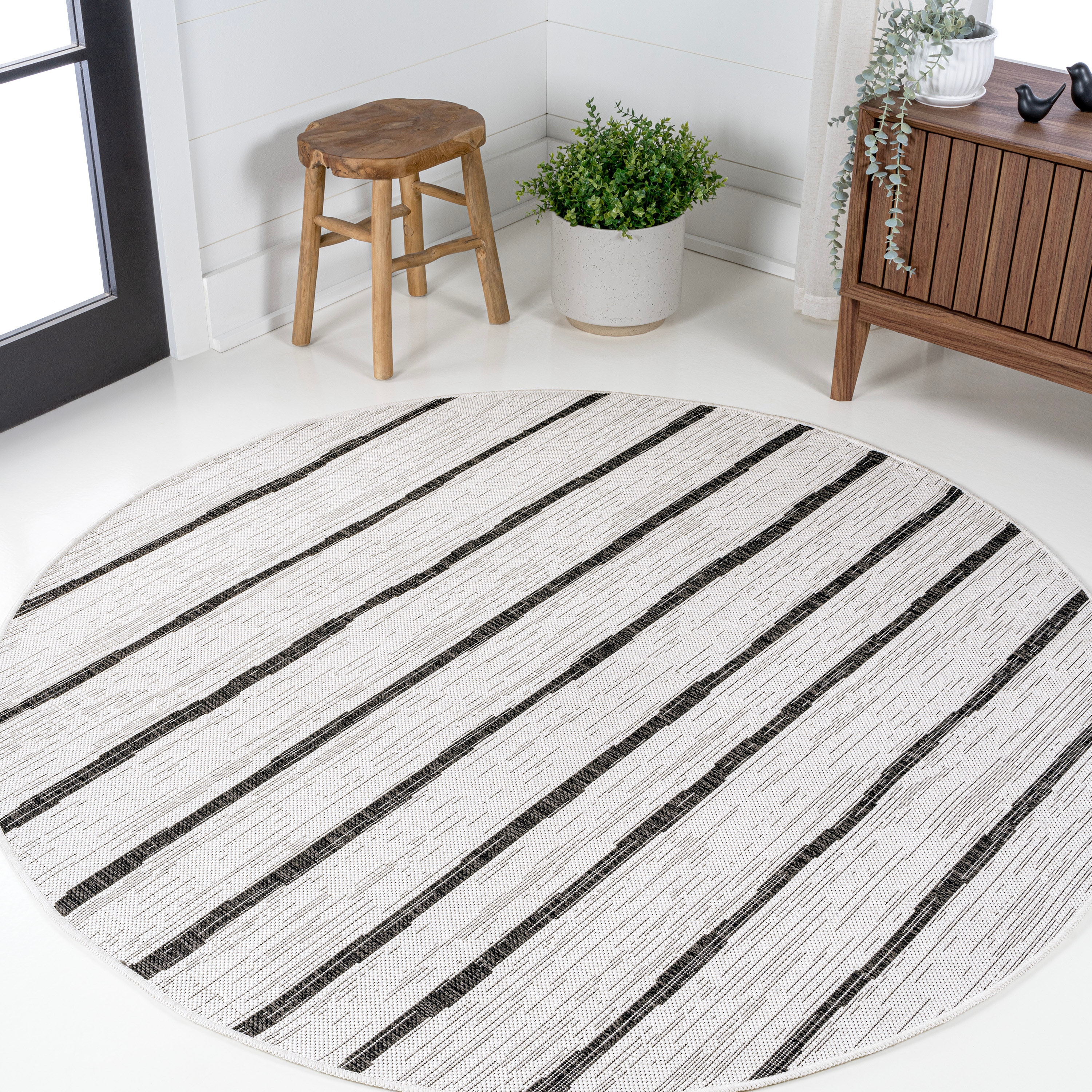 JONATHAN  Y SMB125D-4R SANTA MONICA Colonia Berber Stripe 4 x 4 (ft) Polypropylene Ivory/Black Round Indoor Medallion Bohemian/Eclectic Area rug