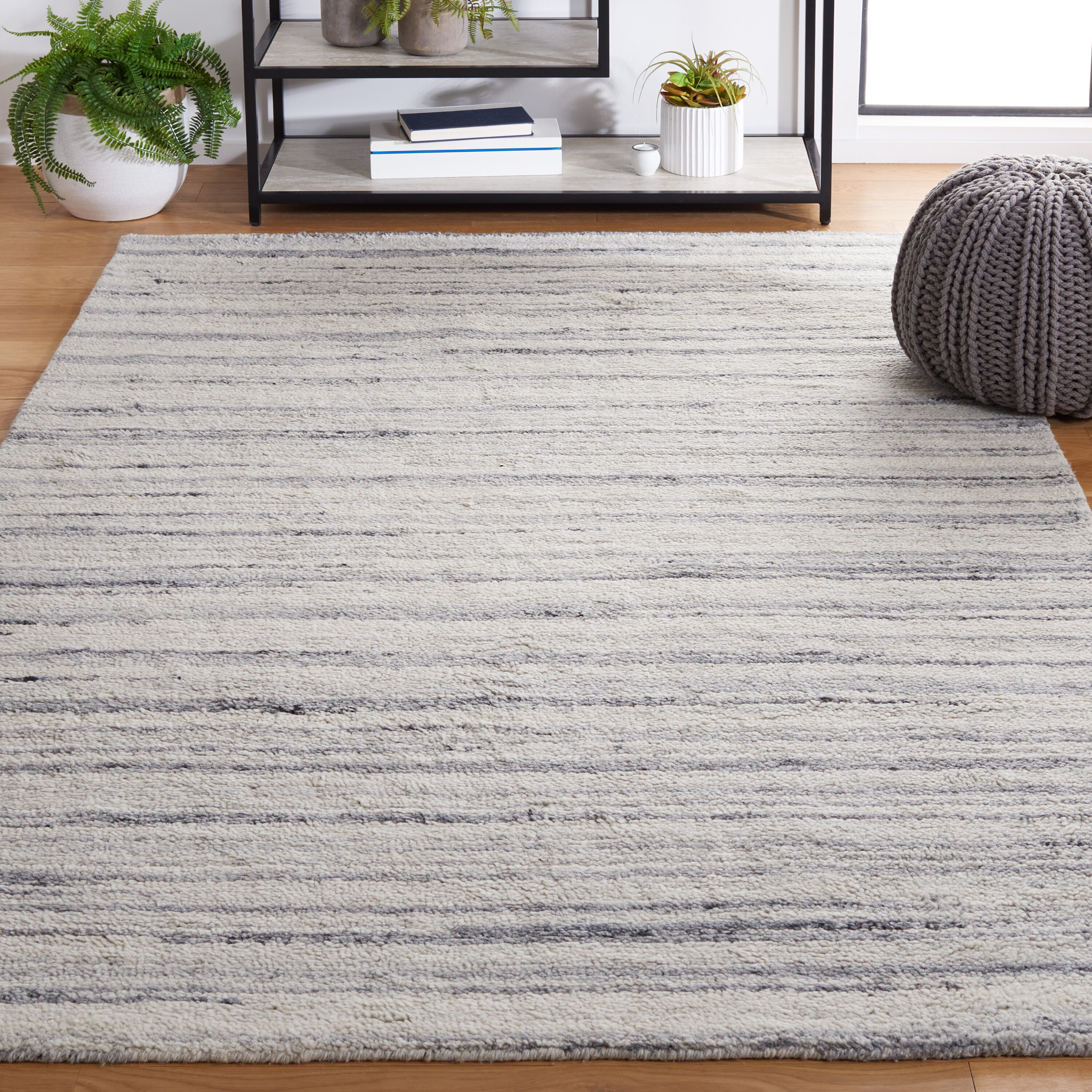  Casablanca 792 Gray/Ivory Solid/Tonal 4ft x 6ft Small Rectangle Rug