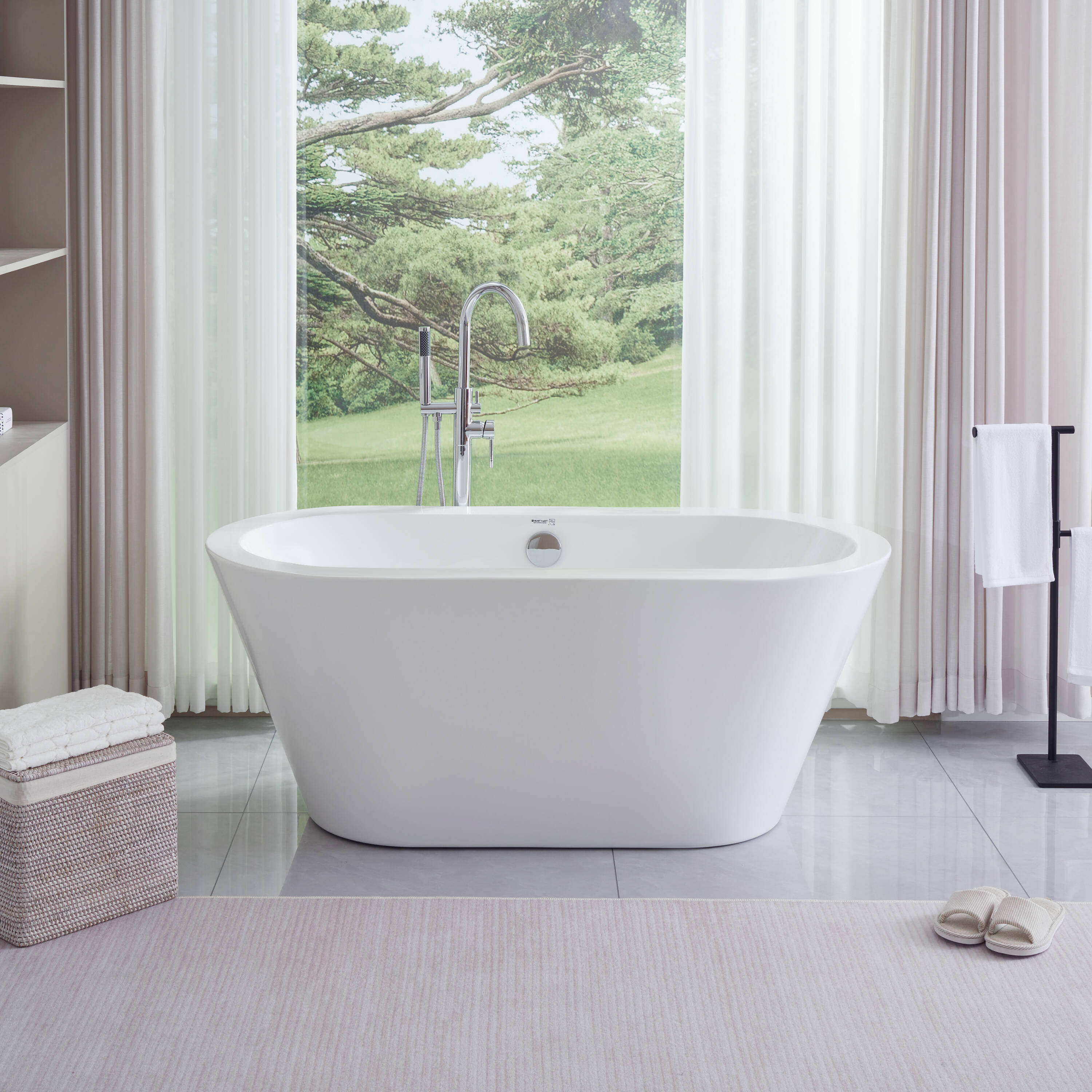 Vanity Art VA6812 32.3-in x 68-in White/Polished Chrome Acrylic Oval Freestanding Soaking bathtub ( Center Drain )