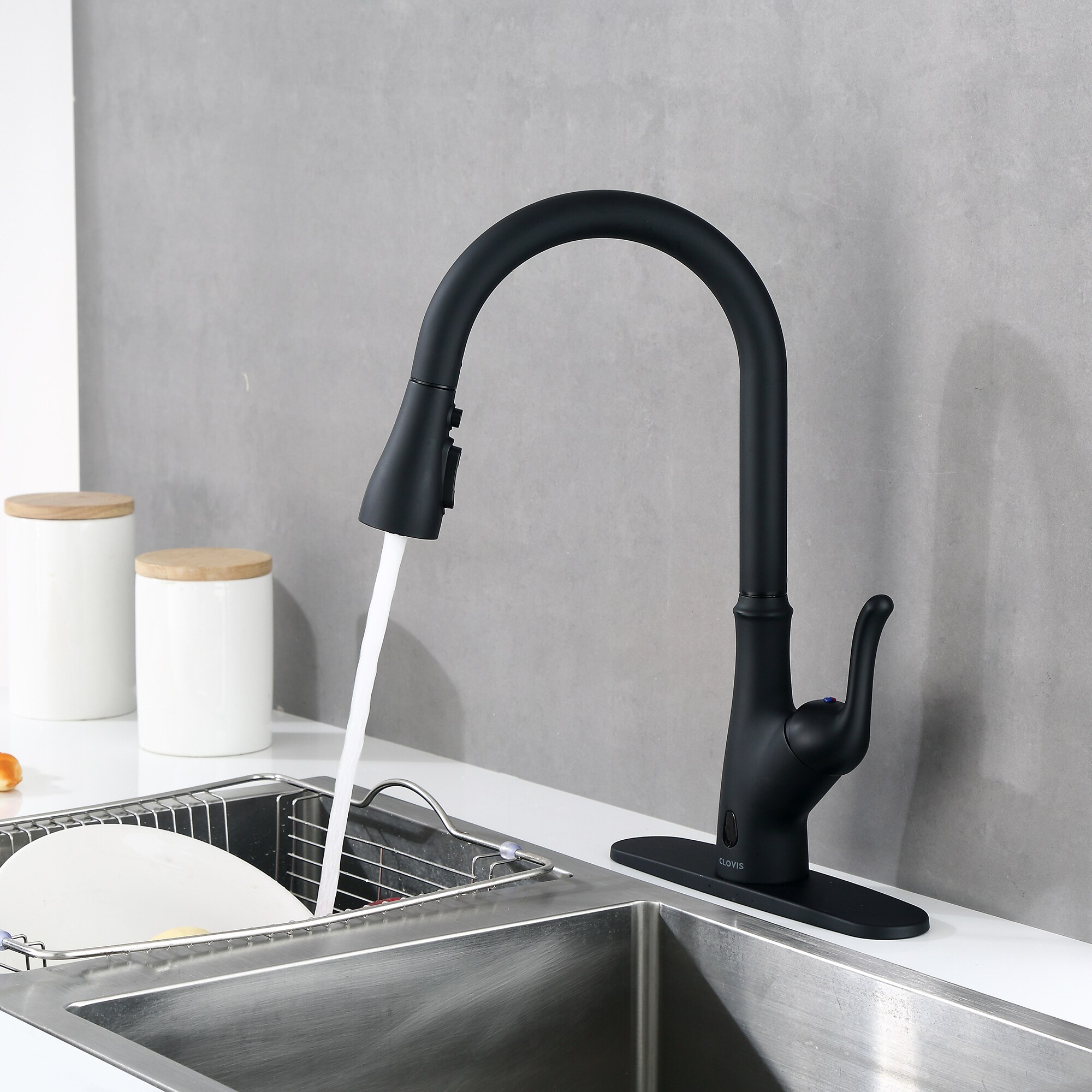 WELLFOR Matte Black Single Handle Pull-down Touchless Kitchen