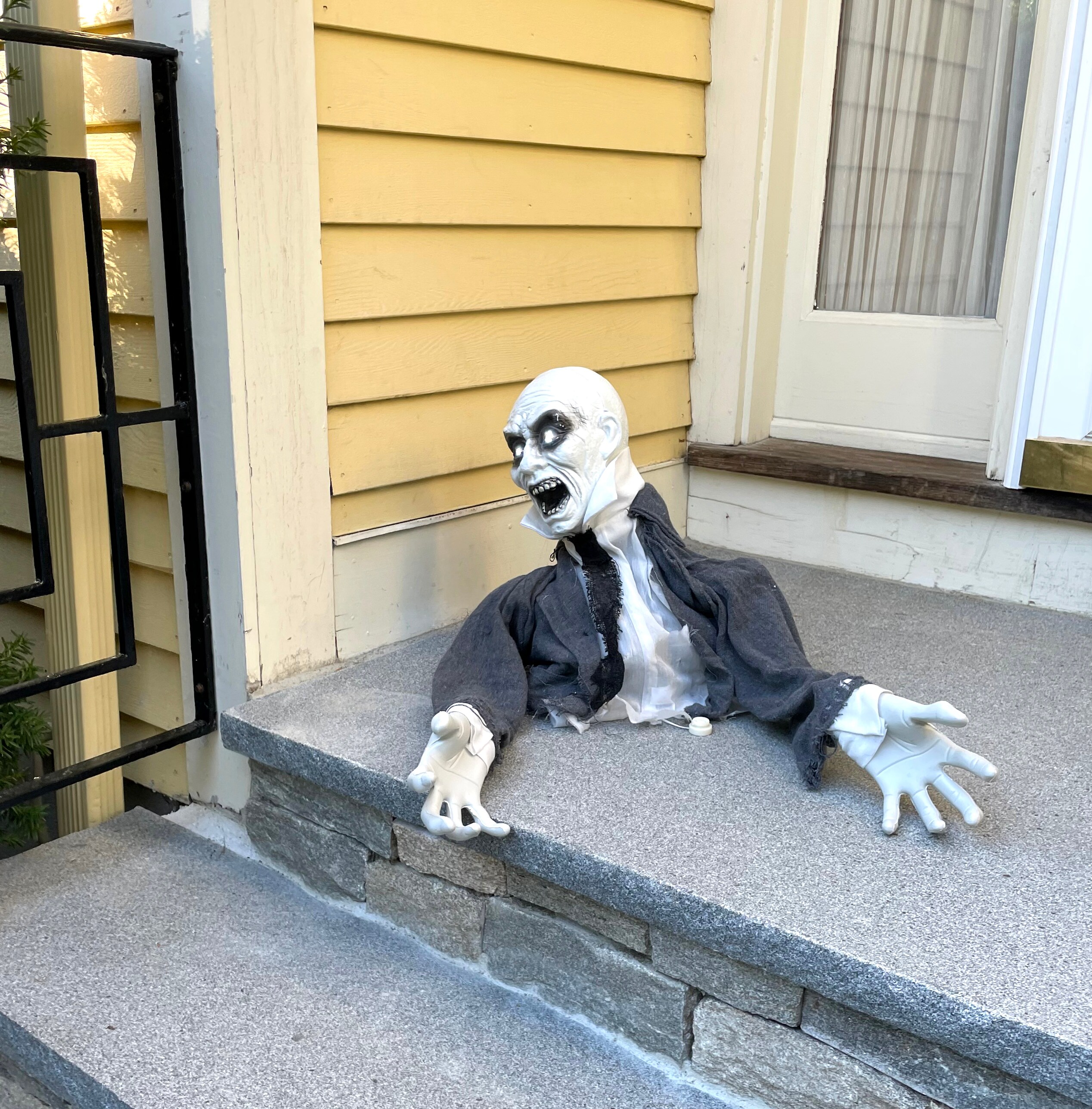 Worth Imports 4319 Halloween-Animatronics - View #2