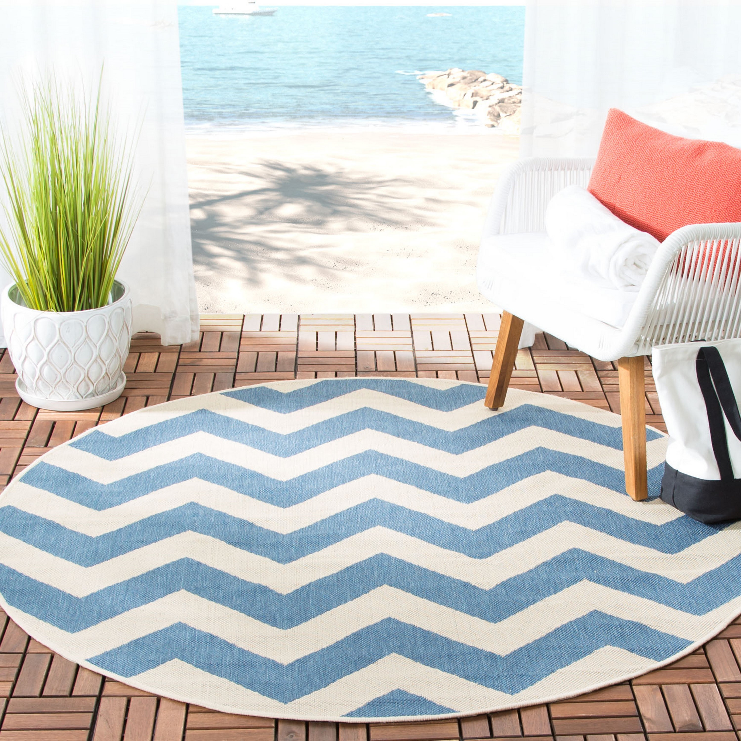 Safavieh CY6244-243-4R Courtyard Aiea 4 x 4 (ft) Loomed Polypropylene Blue/Beige Round Indoor/Outdoor Chevron Coastal Area rug