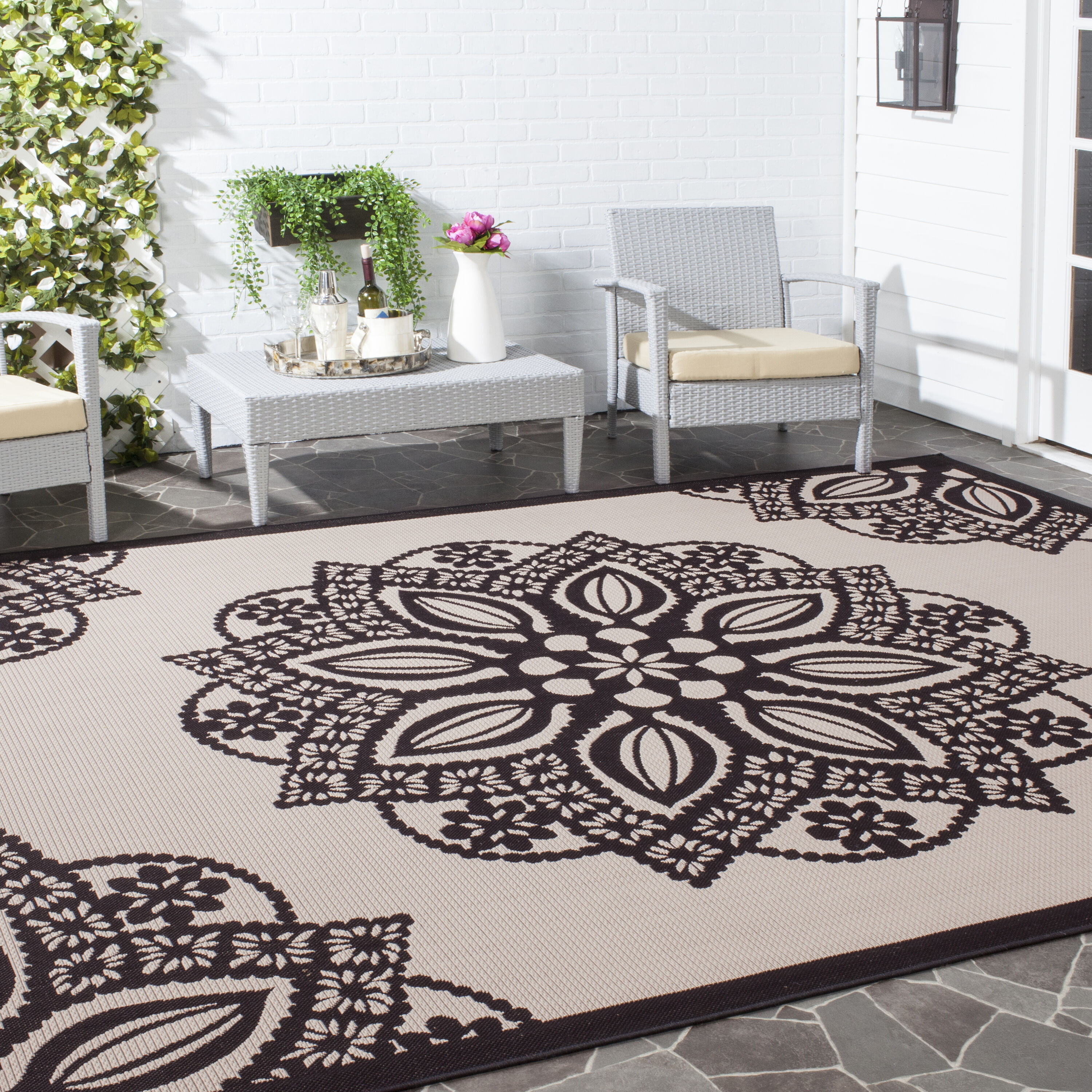 Safavieh CY6139-256-8 Courtyard Plage 8 x 11 (ft) Loomed Polypropylene Beige/Black Rectangular Indoor/Outdoor Floral/Botanical Area rug