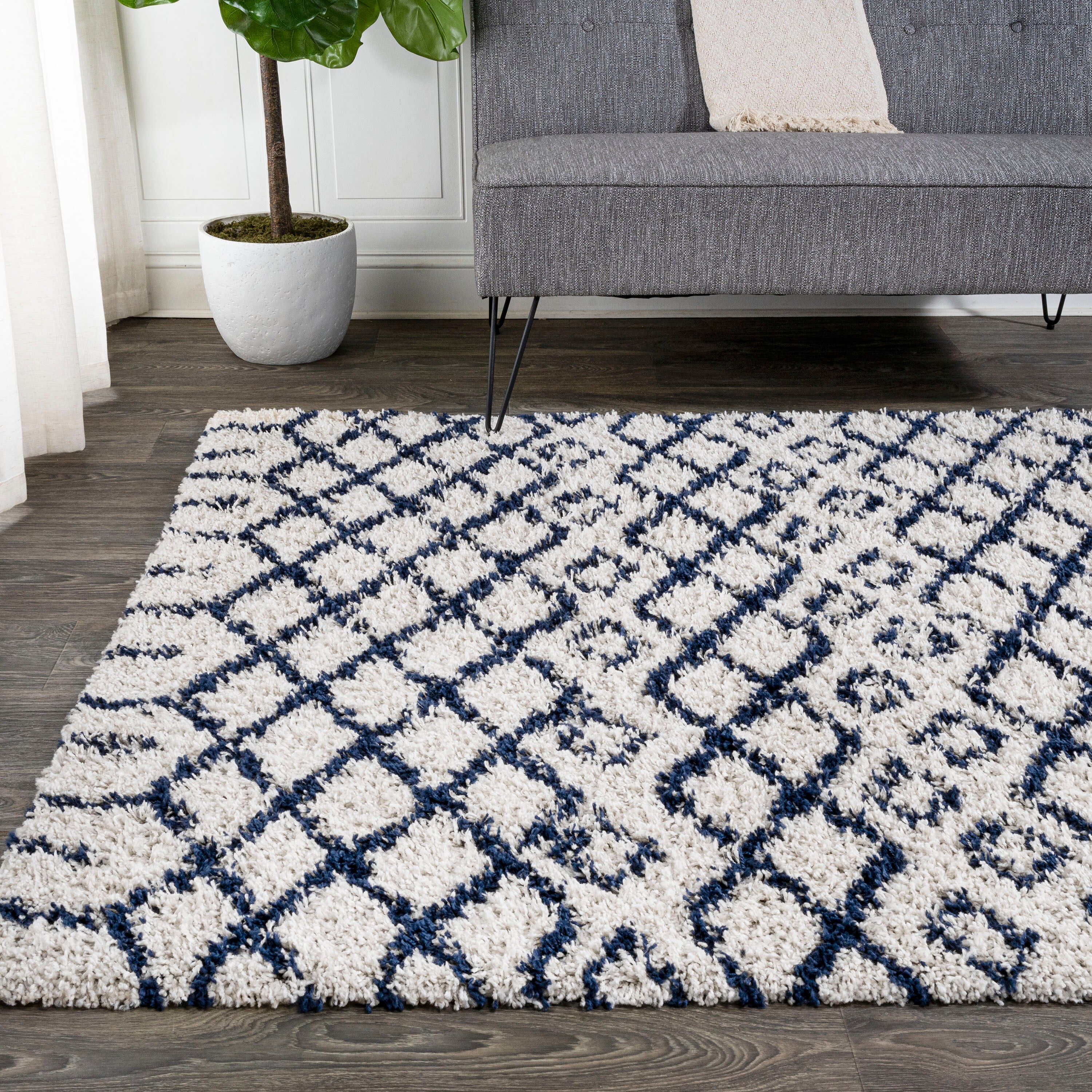 Ivory Diamond Shag 4' x 6' Synthetic Easy-Care Area Rug