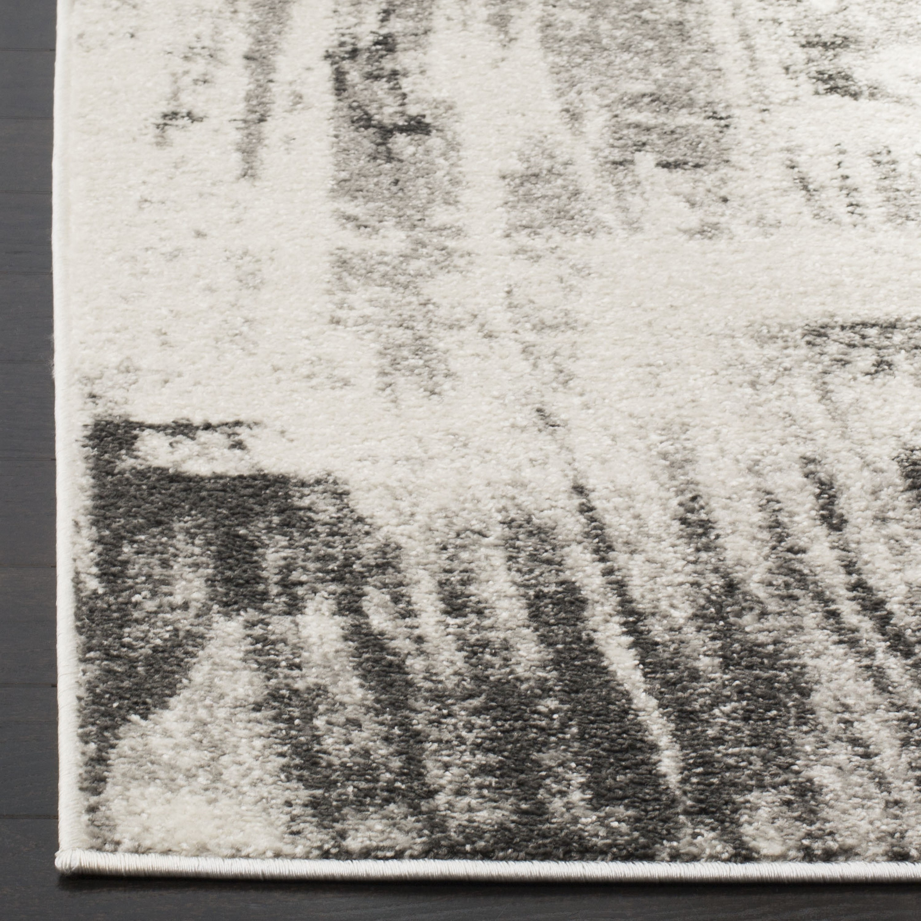 Ivory and Grey Abstract Synthetic Runner Rug 2'6" x 6'