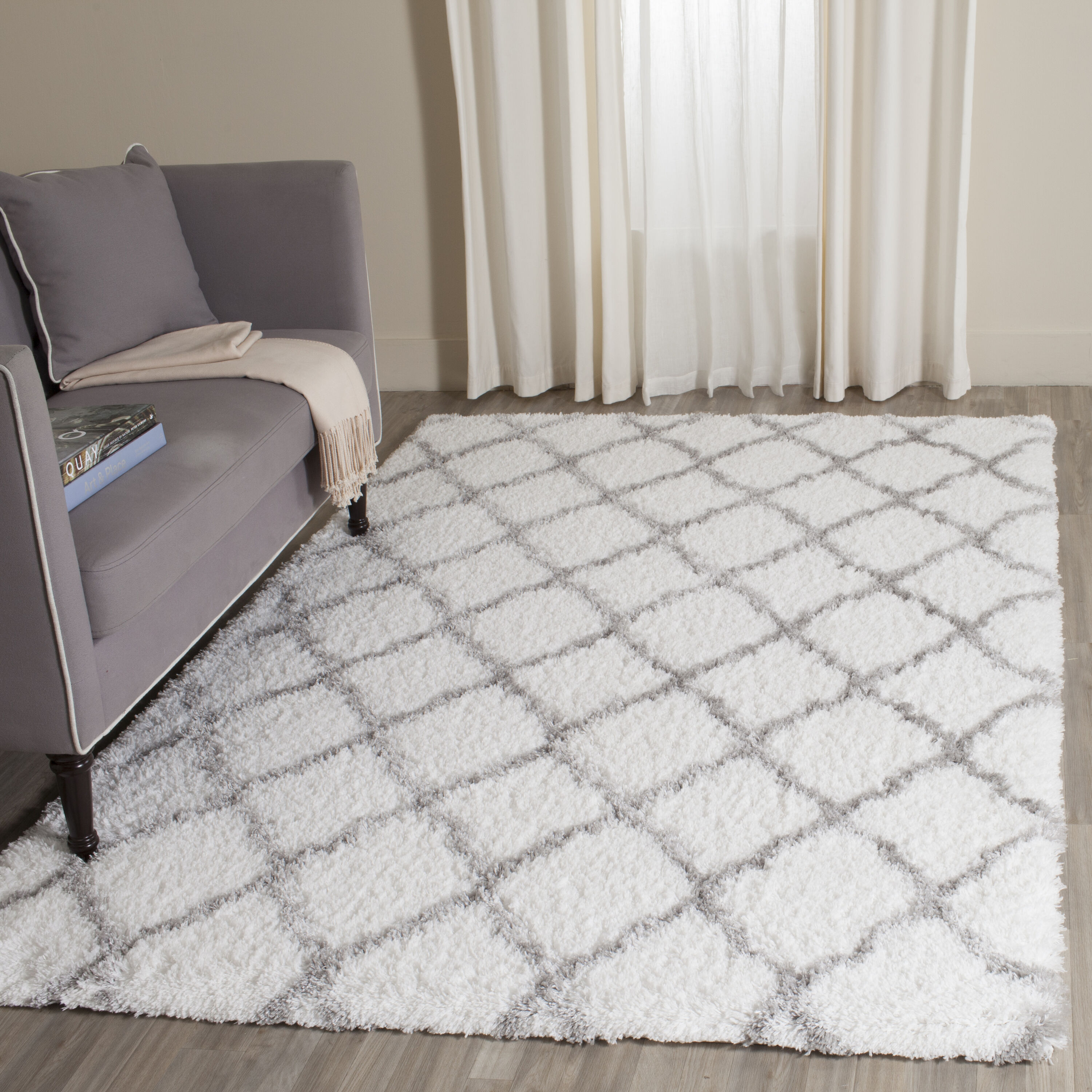 Safavieh SGI322P-5 Indie Borasic Shag 5 x 8 (ft) Loomed Synthetic Ivory/Gray Rectangular Indoor Trellis Area rug