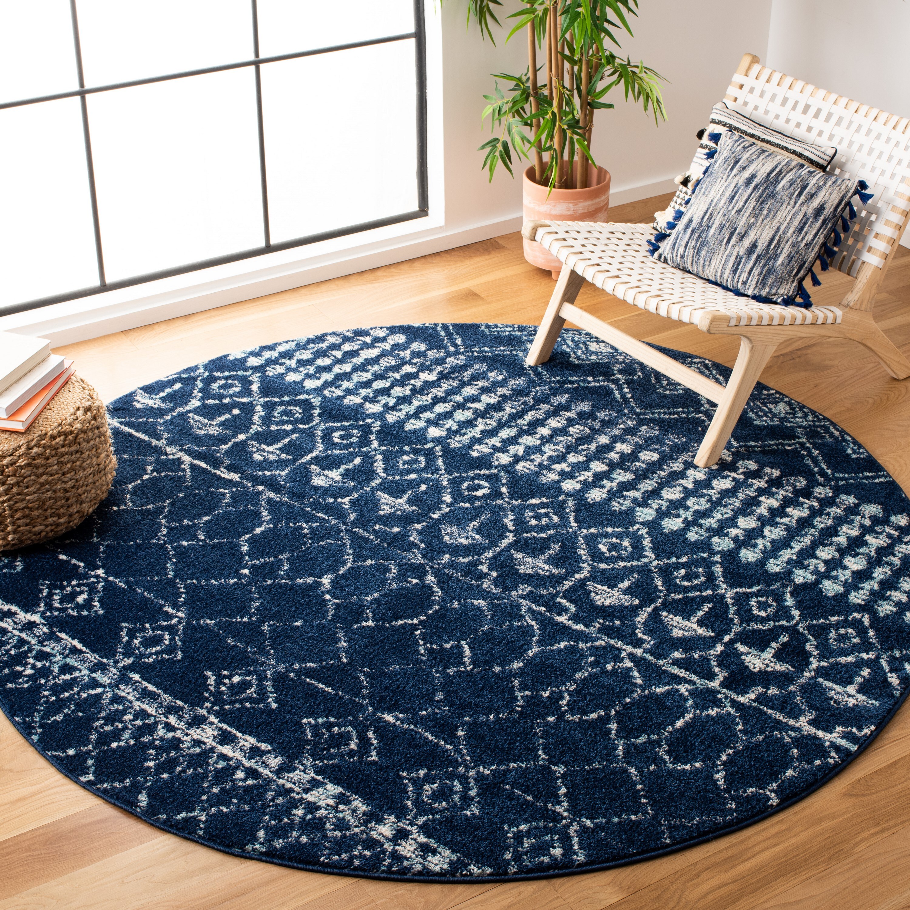 Safavieh TUL229N-5R Tulum Artesia 5 x 5 (ft) Loomed Polypropylene Navy/Ivory Round Indoor Geometric Bohemian/Eclectic Area rug