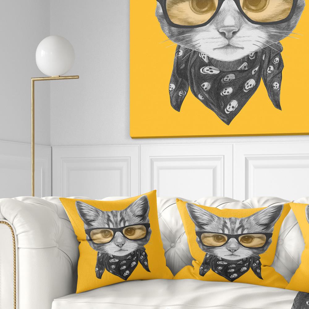 Designart CU13180-16-16 16-in x 16-in Yellow Indoor Decorative Pillow