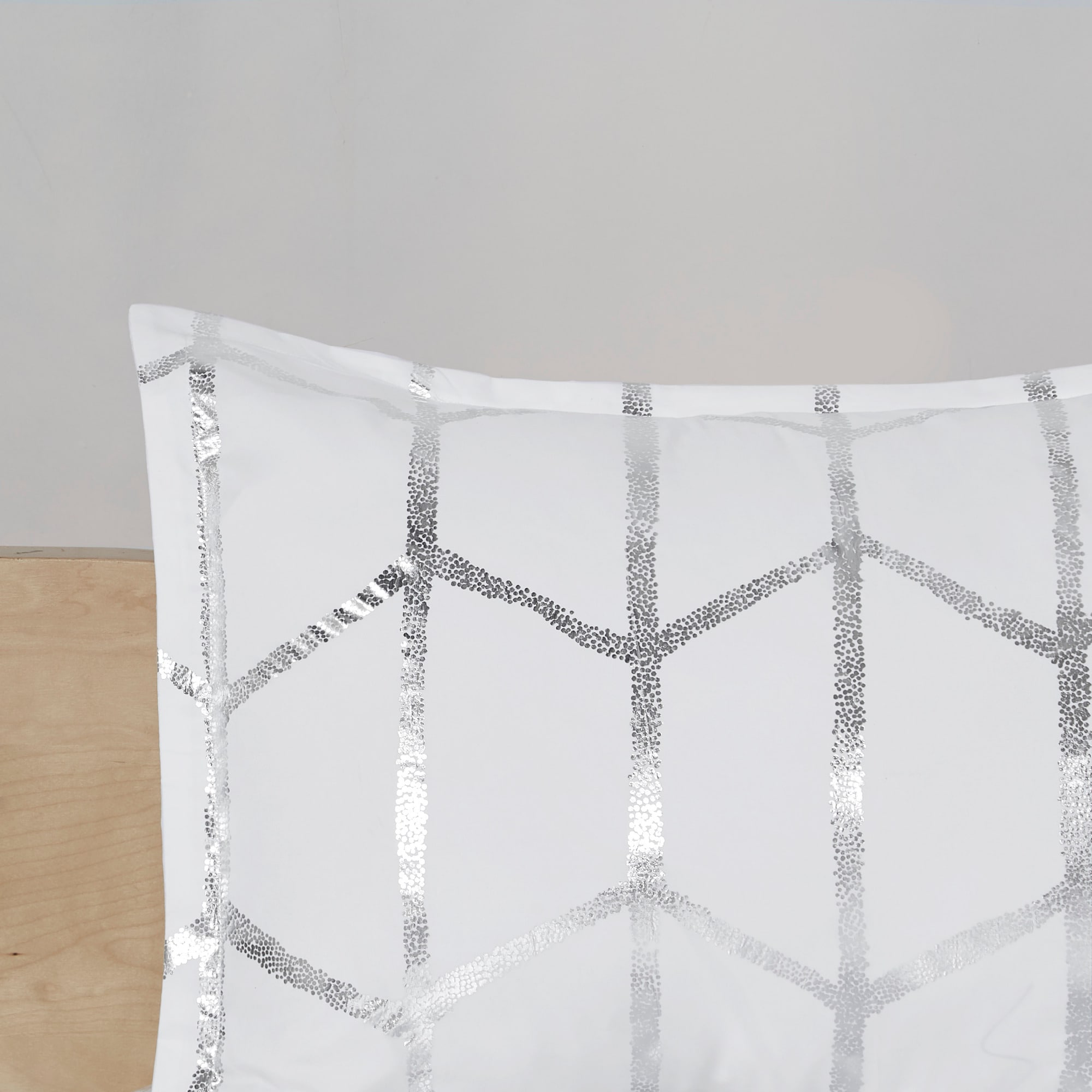 King White and Silver Microfiber Geometric Bedspread Set