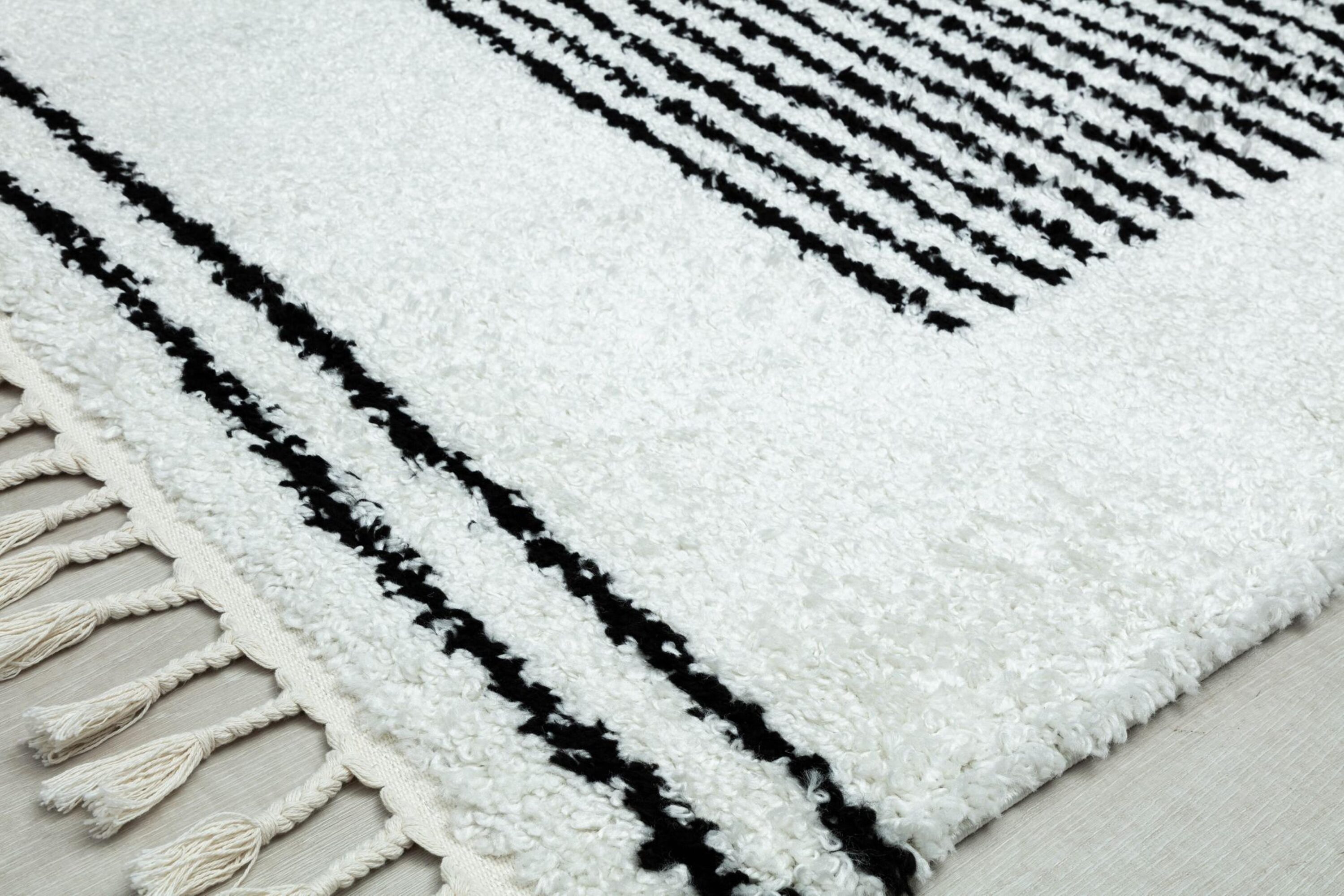 Rugs America Bennett 2 X 8 (ft) Snow Veil Indoor Stripe Runner Rug in the  Rugs department at