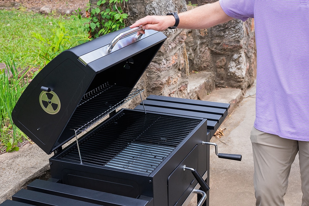 Monument 22.6-in W Black Cart Charcoal Grill at Lowes.com