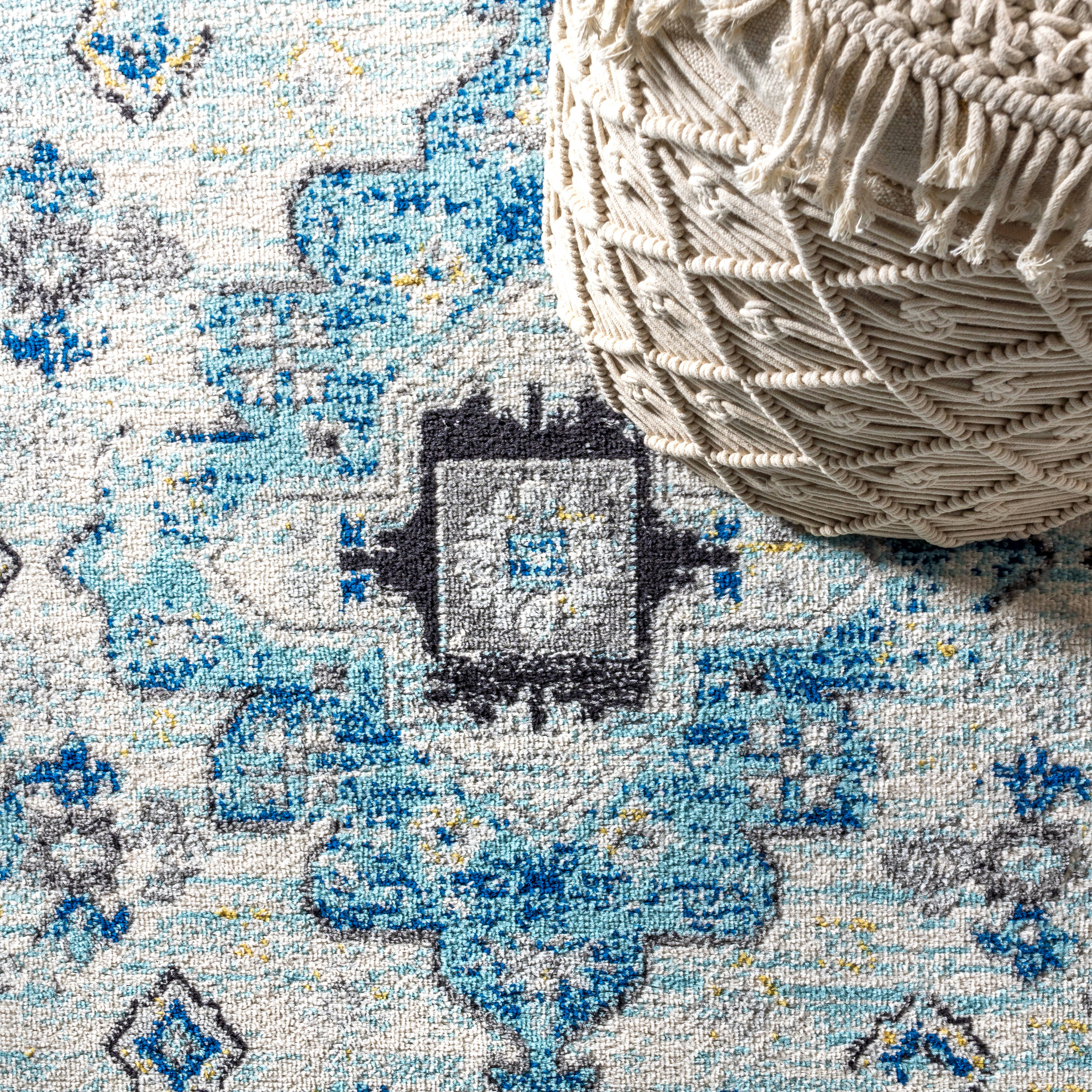 Modern Vintage Medallion Blue Synthetic 4' x 6' Area Rug