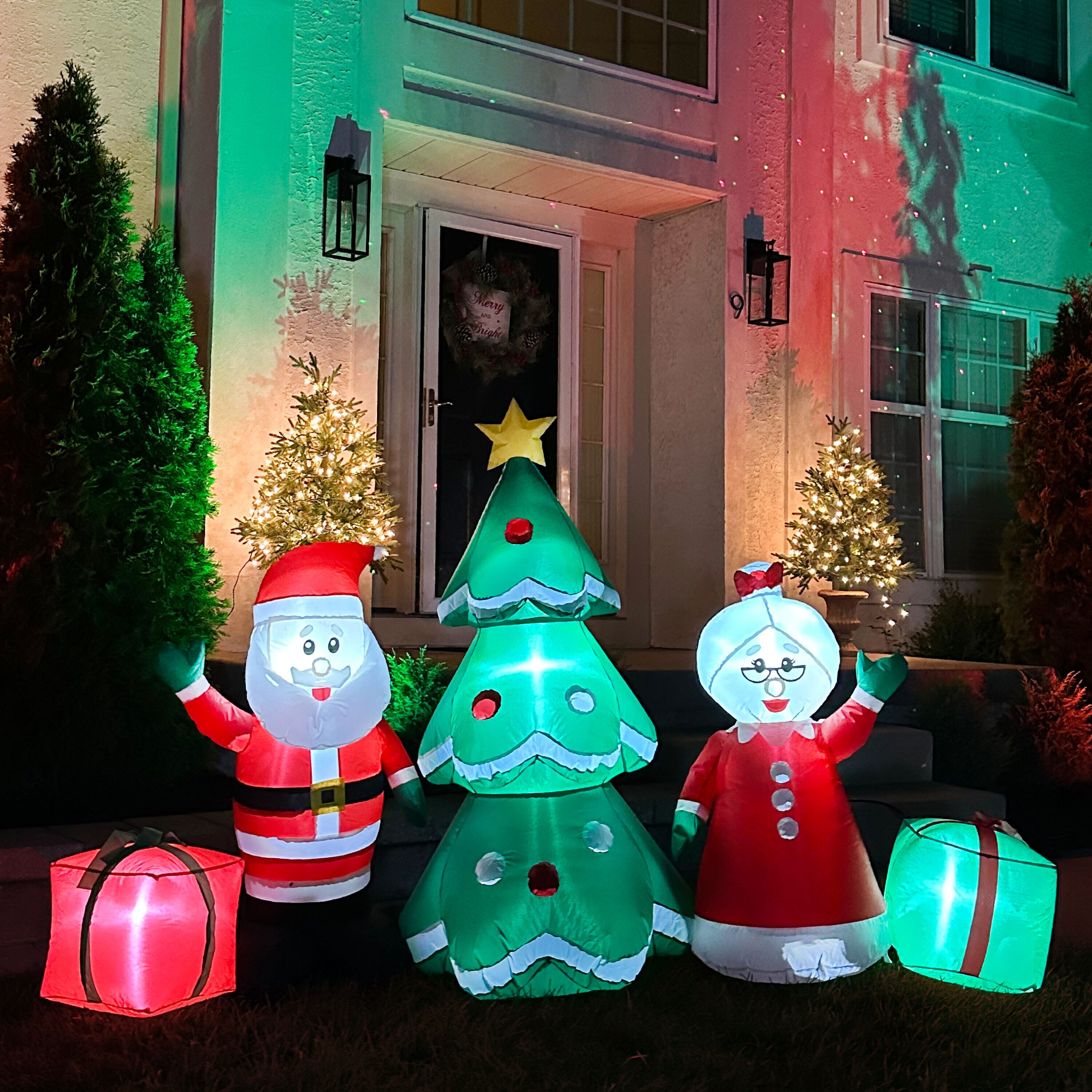 Fraser Hill Farm FHFSNTAMRSC071-L Christmas-Inflatables - View #11