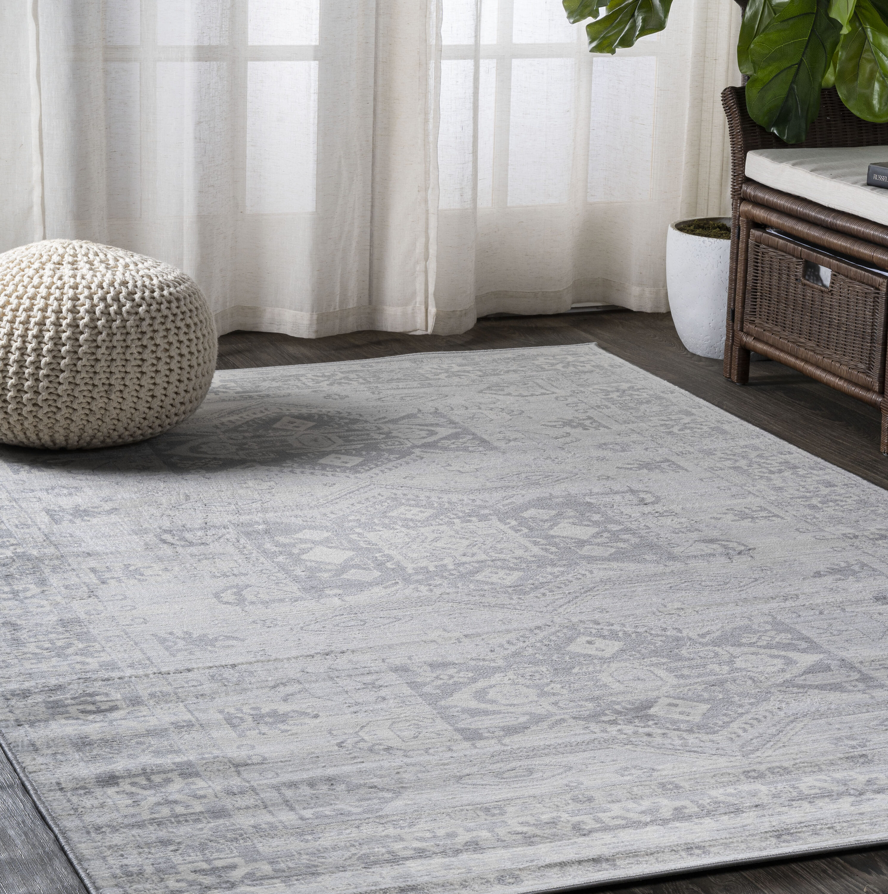 JONATHAN  Y MDP108B-4 MODERN PERSIAN Vintage Medallion 4 x 6 (ft) Loomed Polypropylene Light Gray Rectangular Indoor Medallion Persian Area rug