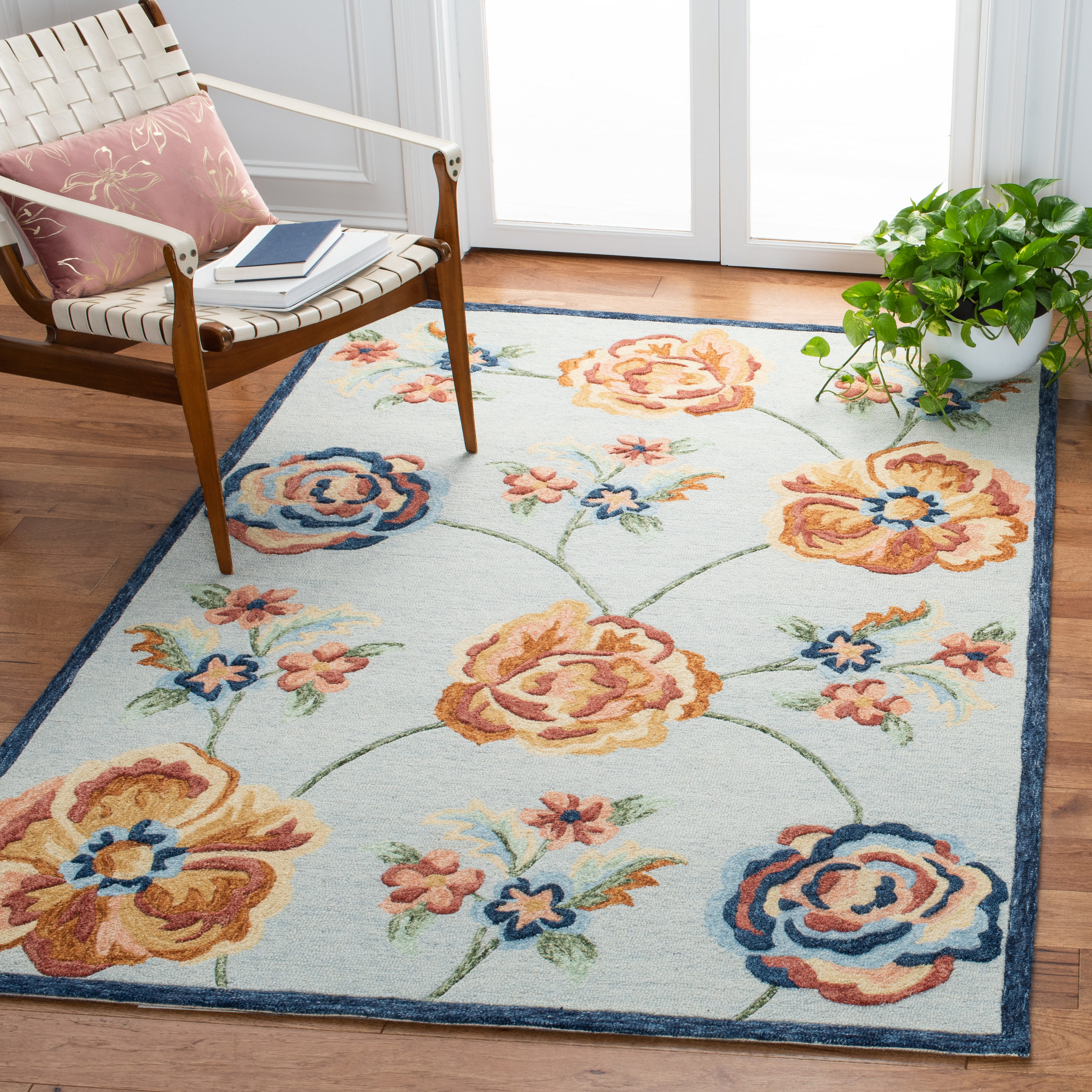 Handmade Blue Floral Wool 4' x 6' Area Rug