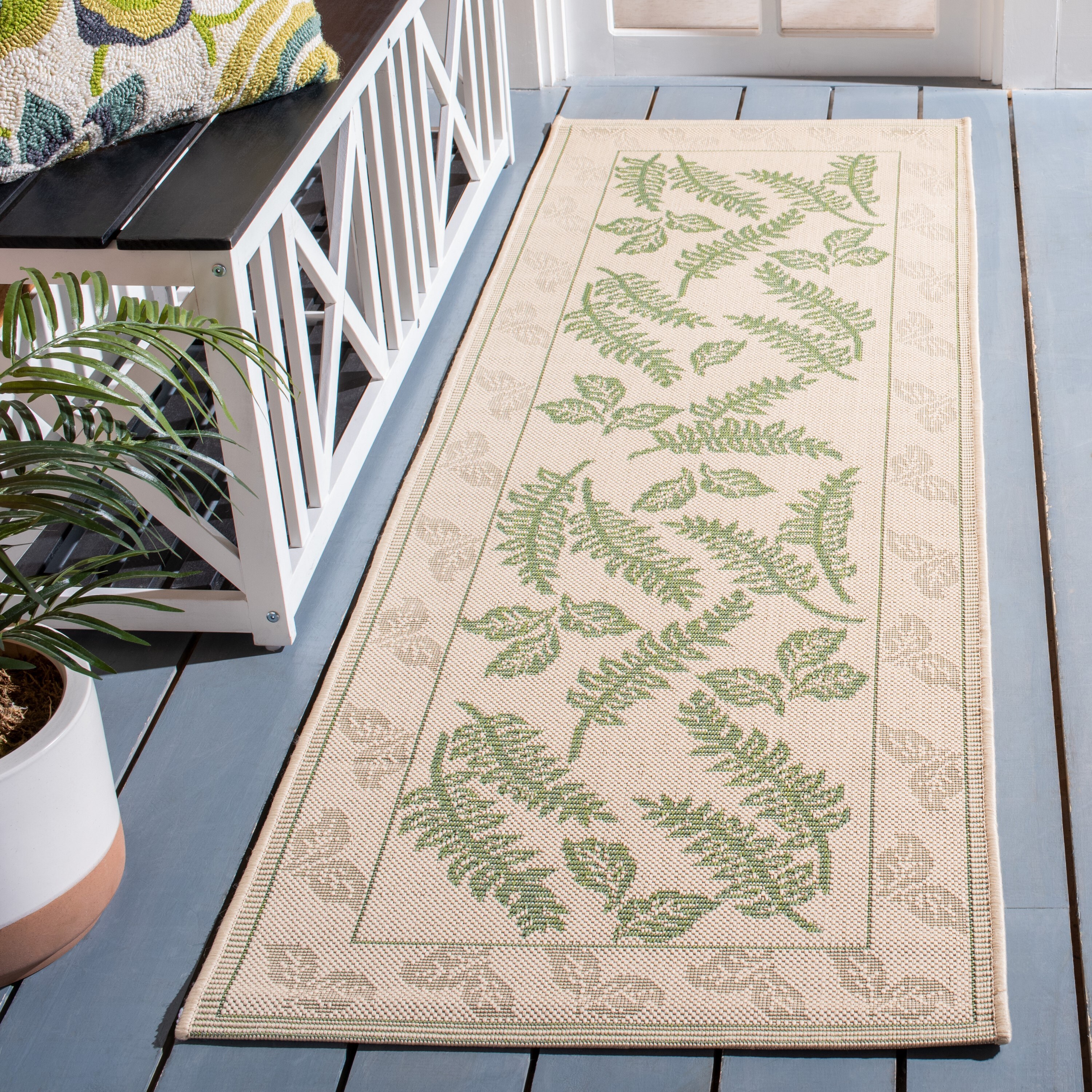 Safavieh CY0772-1E01-27 Courtyard Florette 2 x 7 (ft) Loomed Polypropylene Natural/Olive Rectangular Indoor/Outdoor Floral/Botanical Coastal Runner rug
