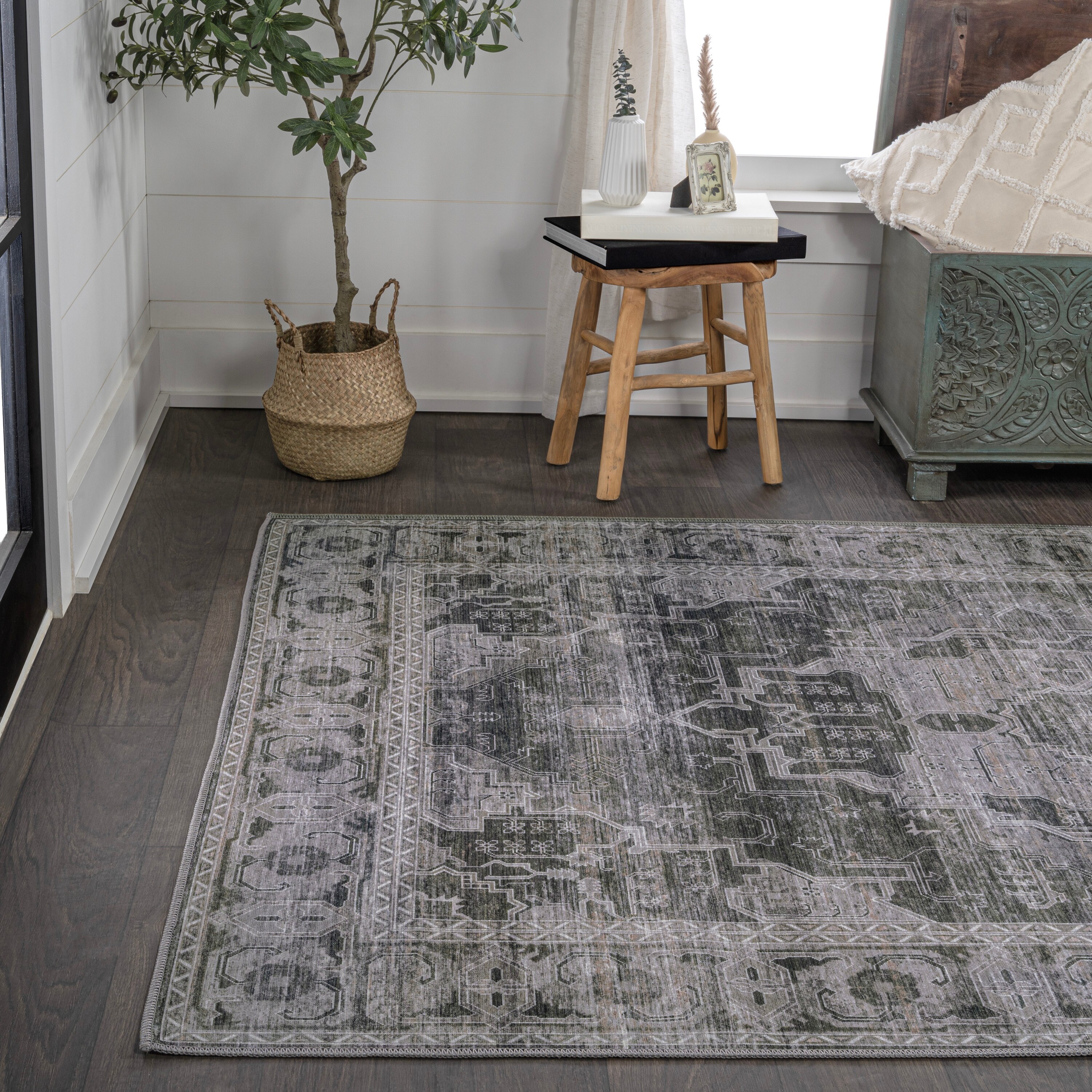 Alanya Dark Green and Gray Medallion Washable 8' x 10' Area Rug
