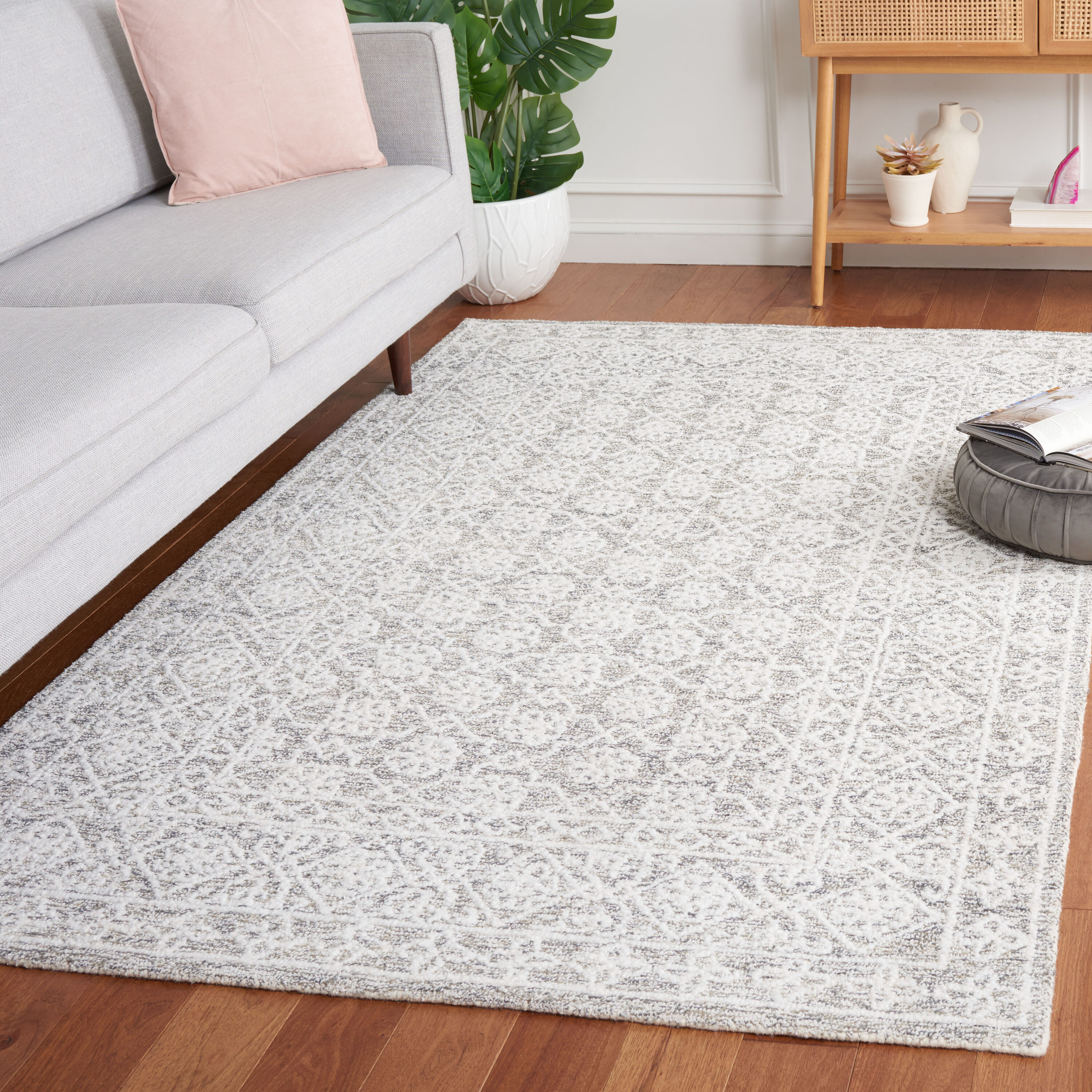  Ebony 212 Ivory/Gray Traditional 5ft x 8ft Medium Rectangle Rug