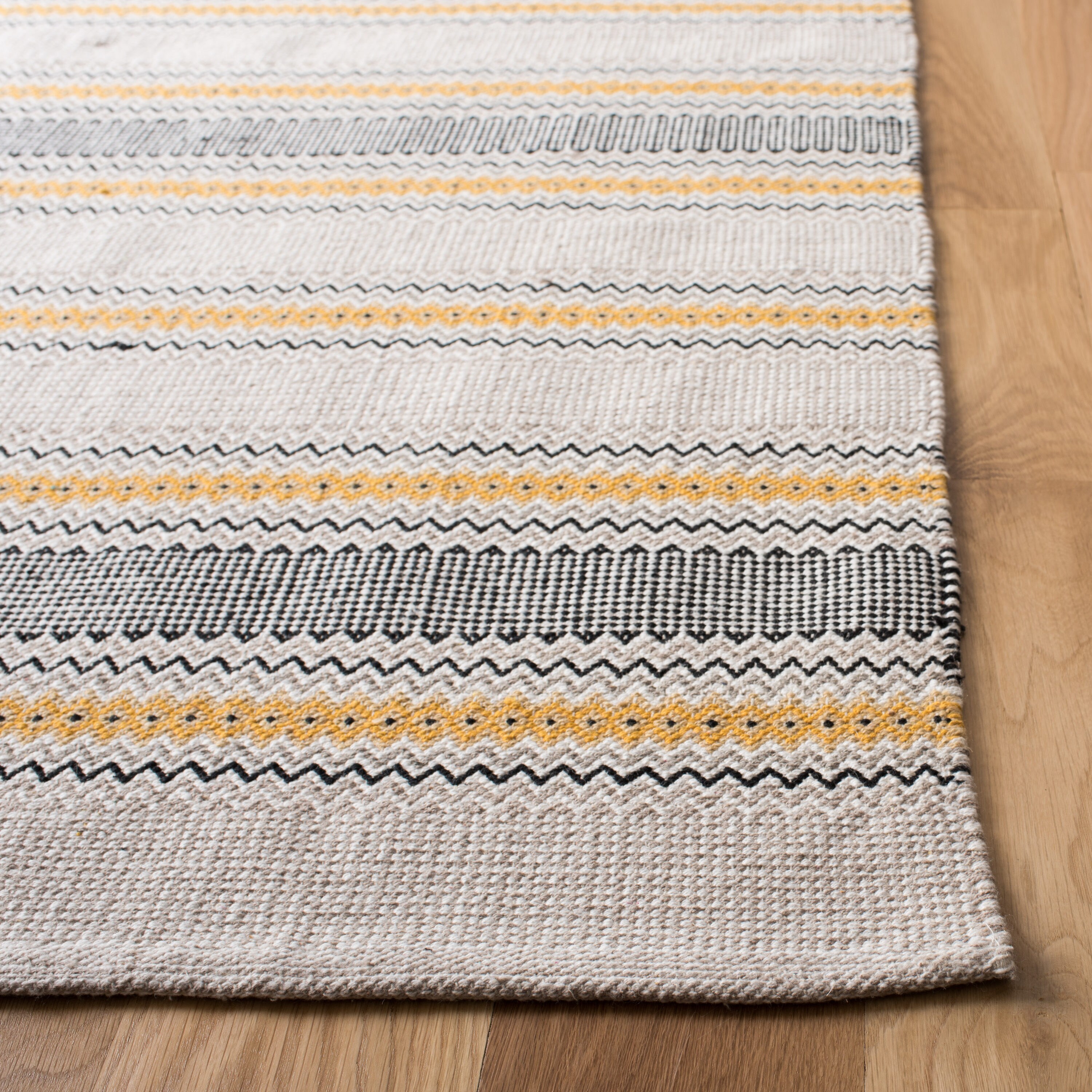 Safavieh MTK536D-5 rugs - View #3