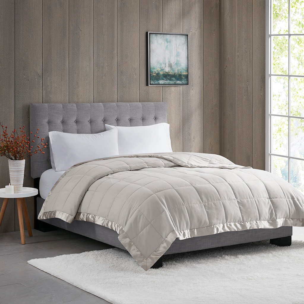 LUXEYARD Lightweight Down Alternative Blanket with Satin Trim Grey King