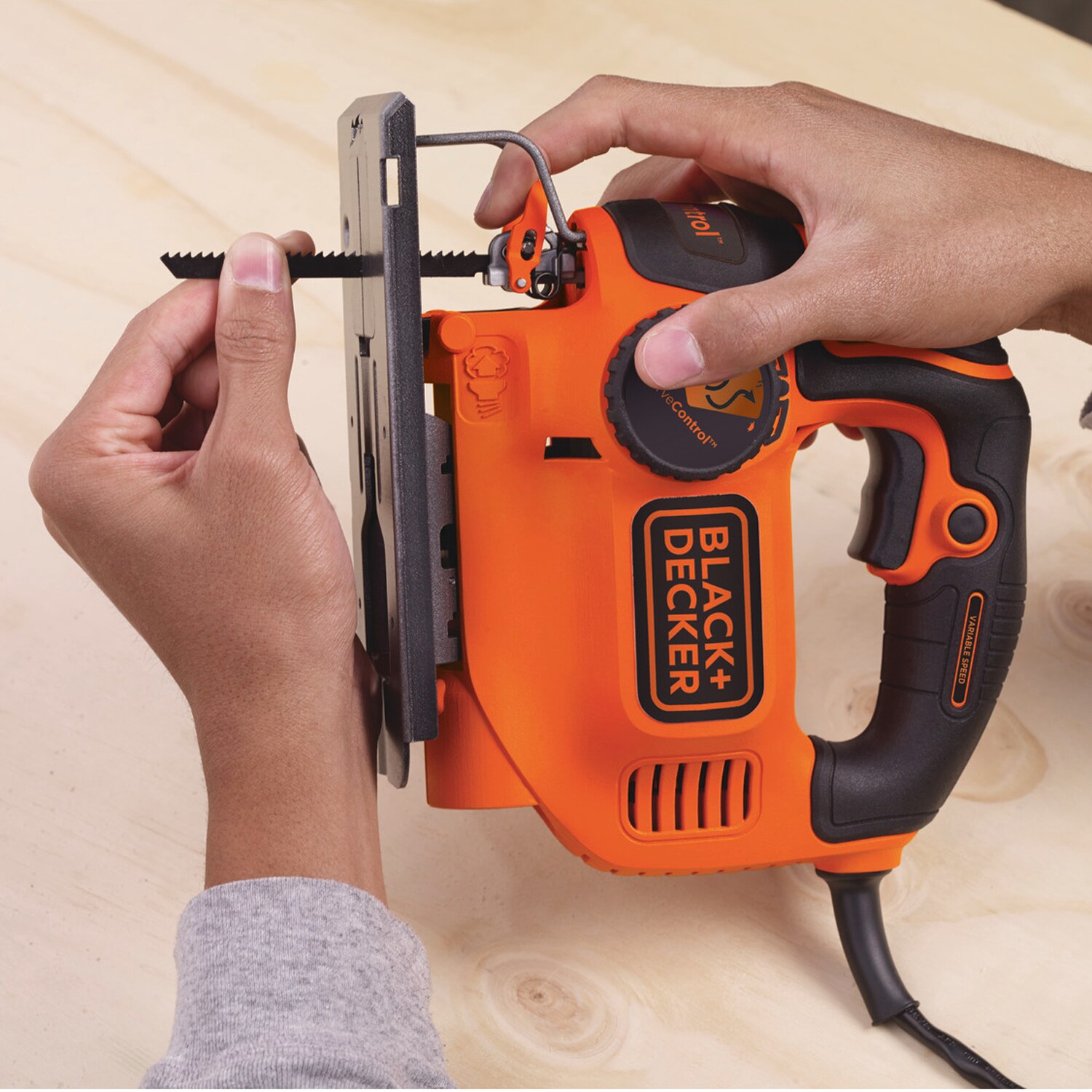 Black & Decker Corded Hand Saw 500W –