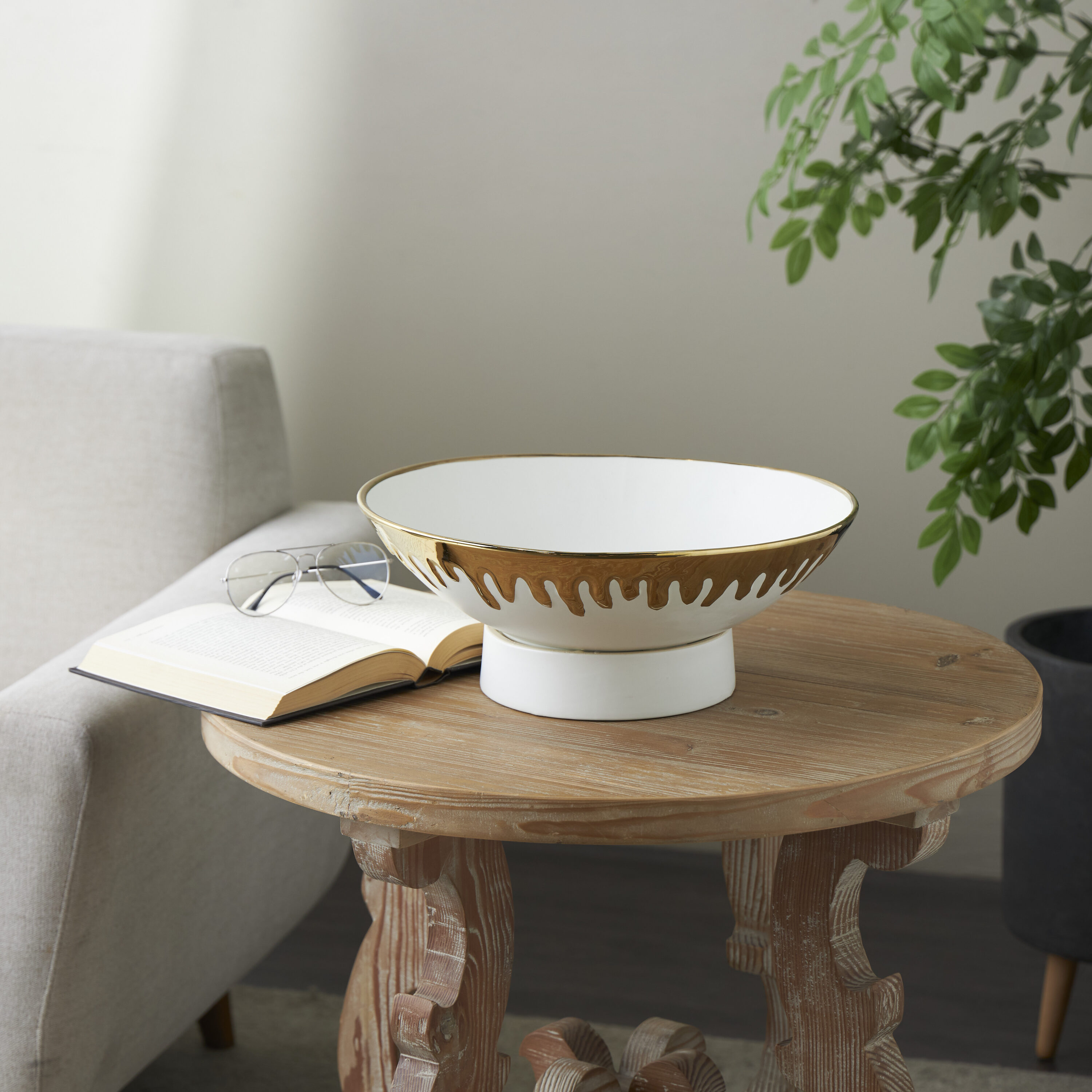 CosmoLiving by Cosmopolitan 821613 White Ceramic Modern Decorative bowl