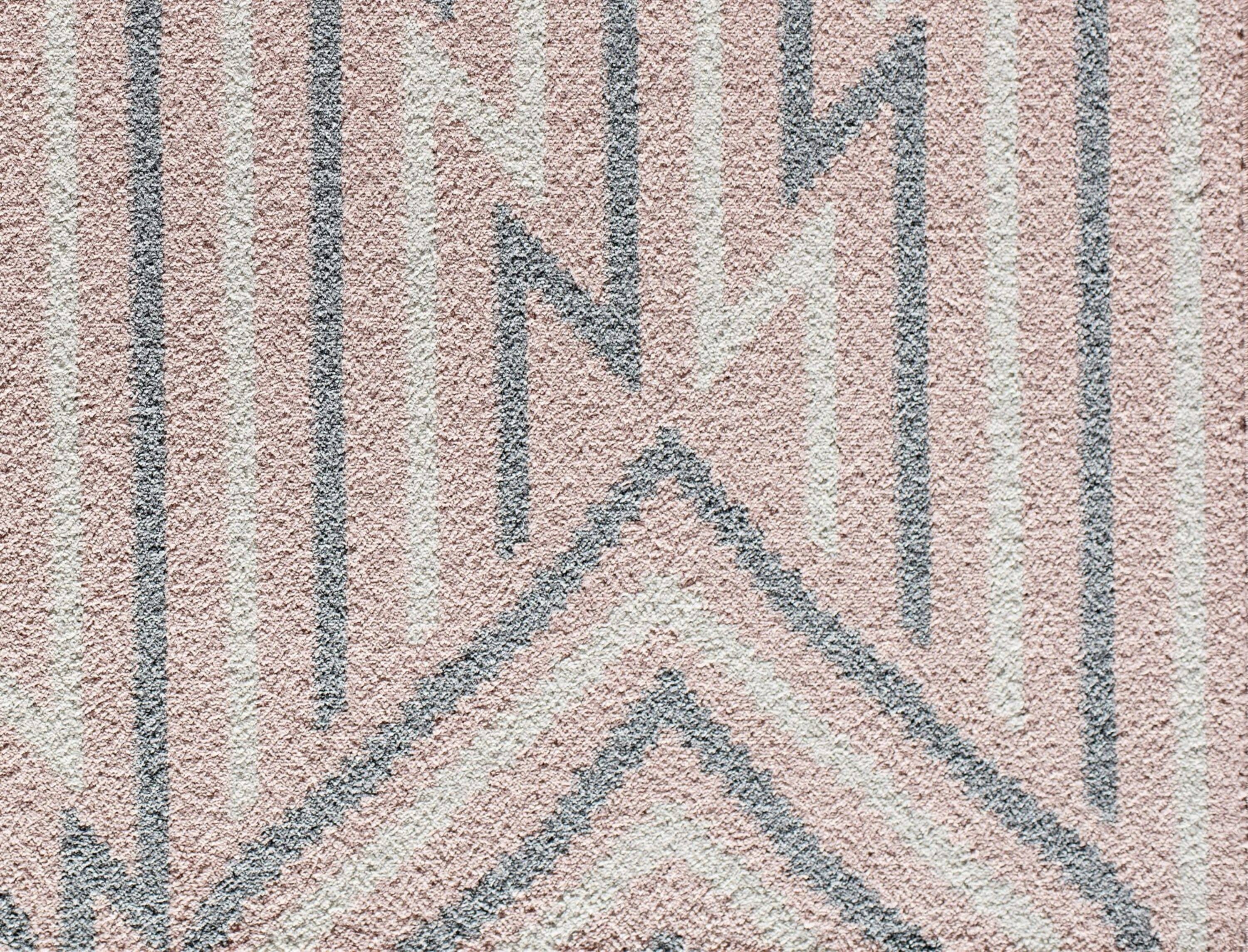 6' x 9' Gray and Pink Geometric Synthetic Area Rug