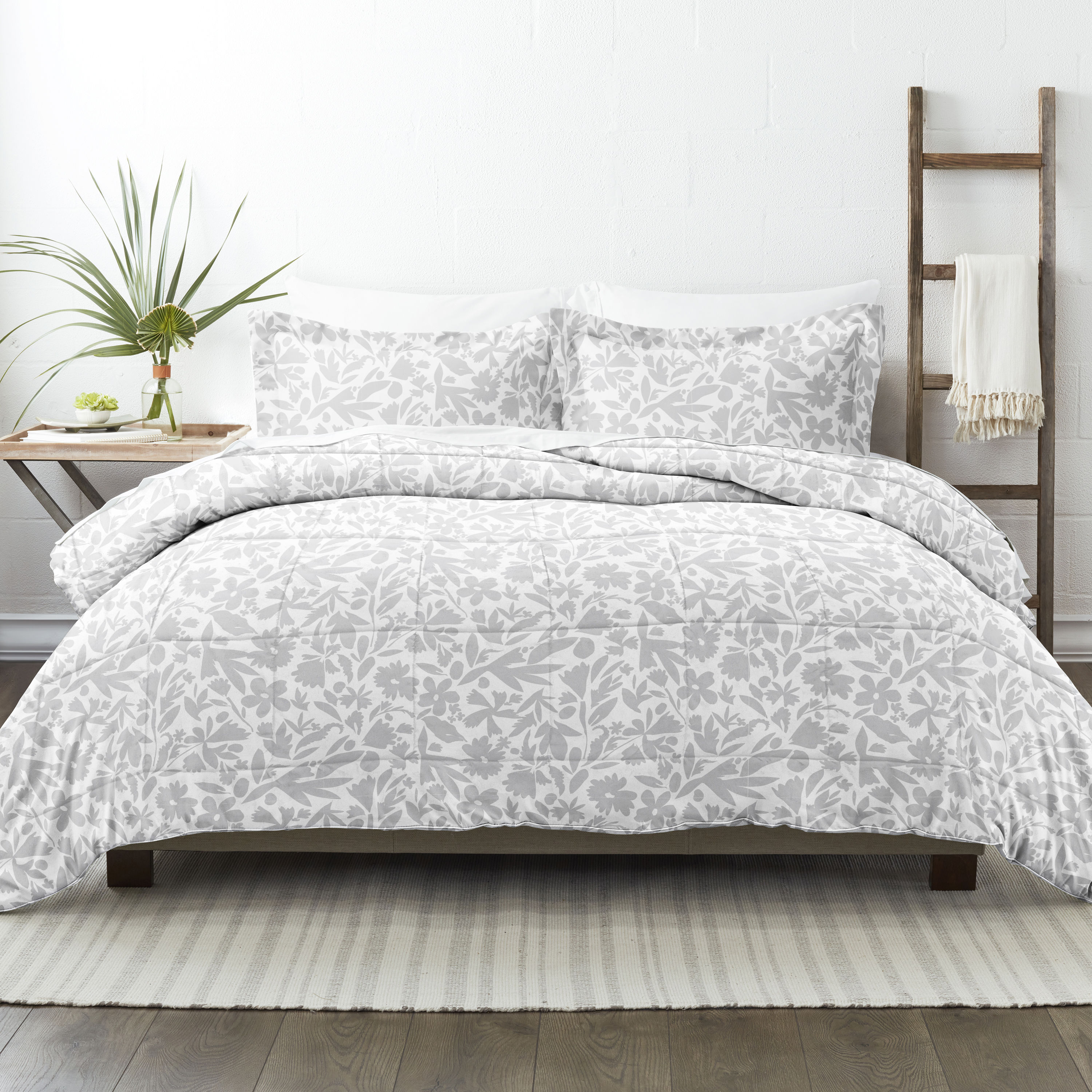 Ienjoy Home Home 3-Piece Light Gray Full/Queen Comforter Set