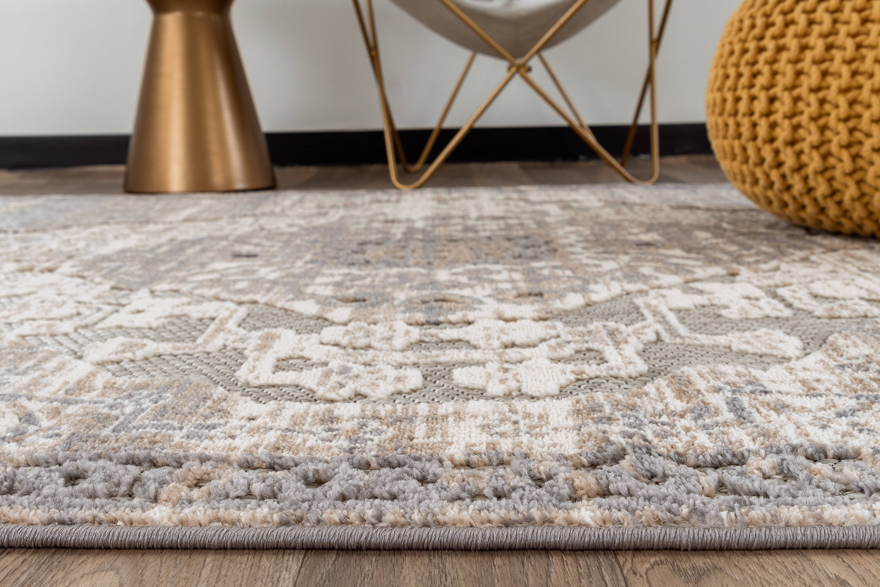 Easy-Care Reversible Gray Synthetic 5' x 7' Area Rug