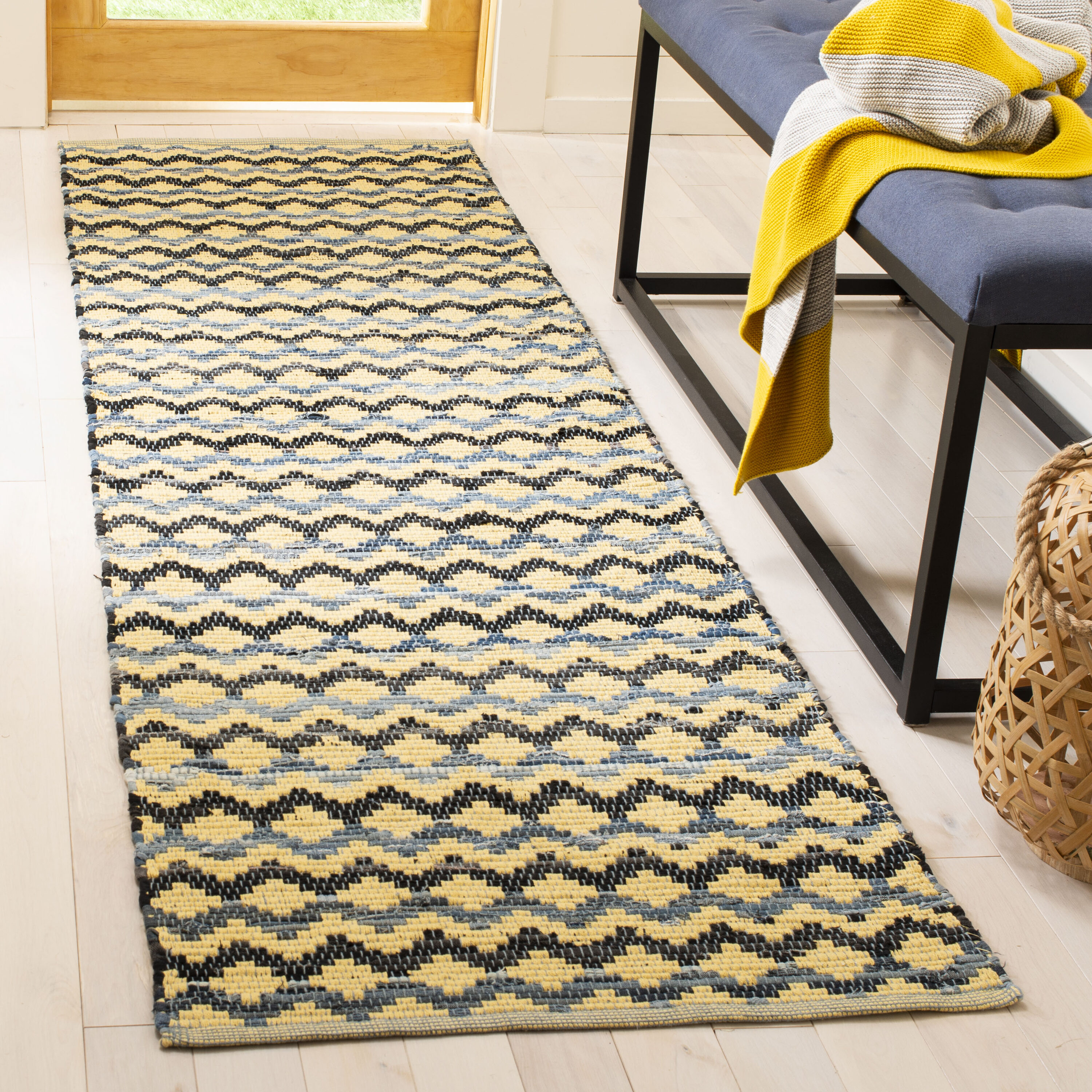 Safavieh MTK120D-28 Montauk Surfside 2 x 8 (ft) Cotton Gold/Blue/Black Rectangular Indoor Geometric Coastal Runner rug