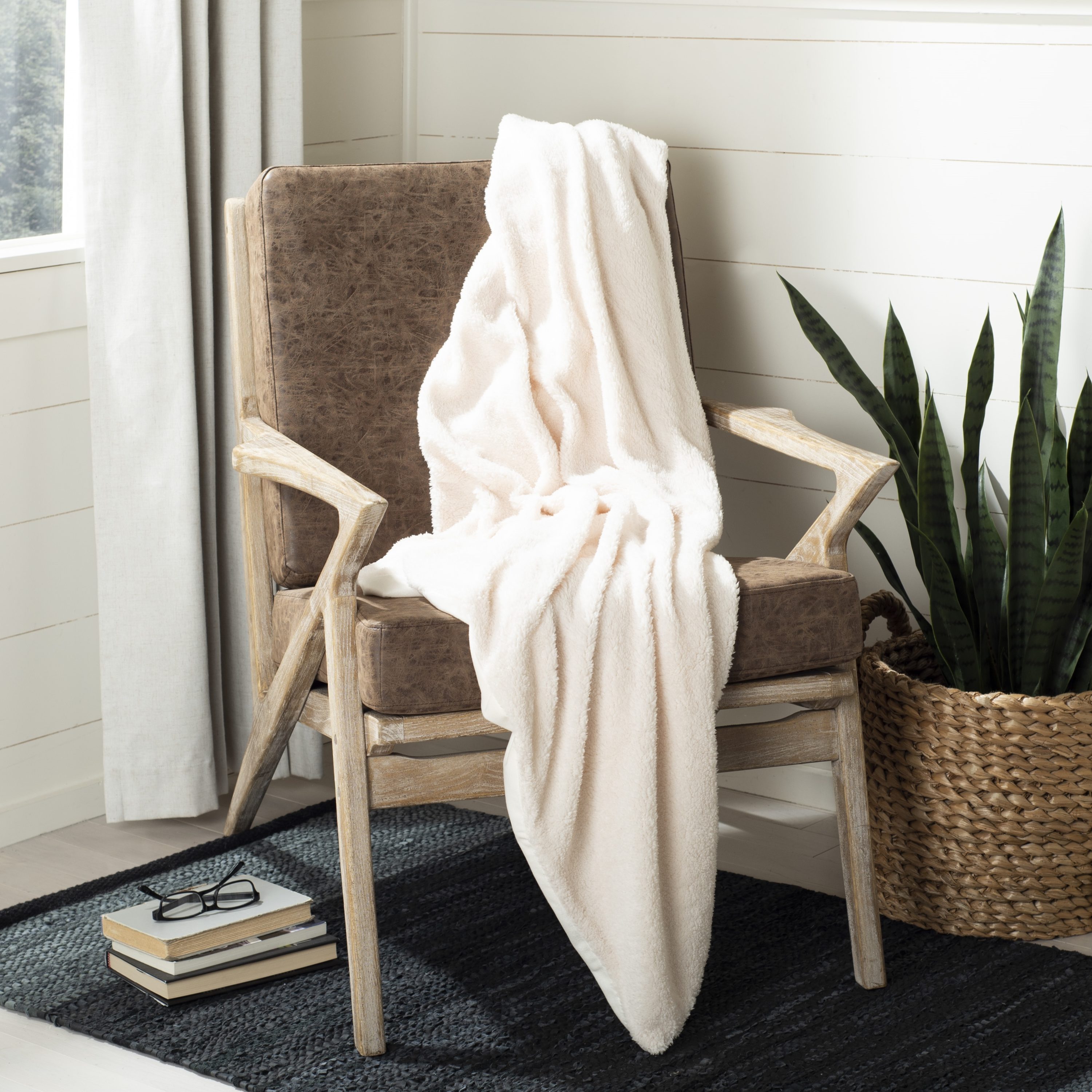 Safavieh faux fur online throw