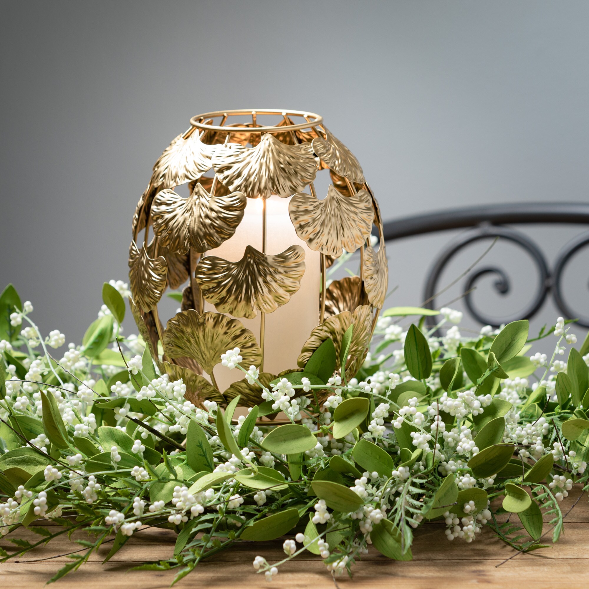 28" Green and White Artificial Leaf and Berry Spring Wreath
