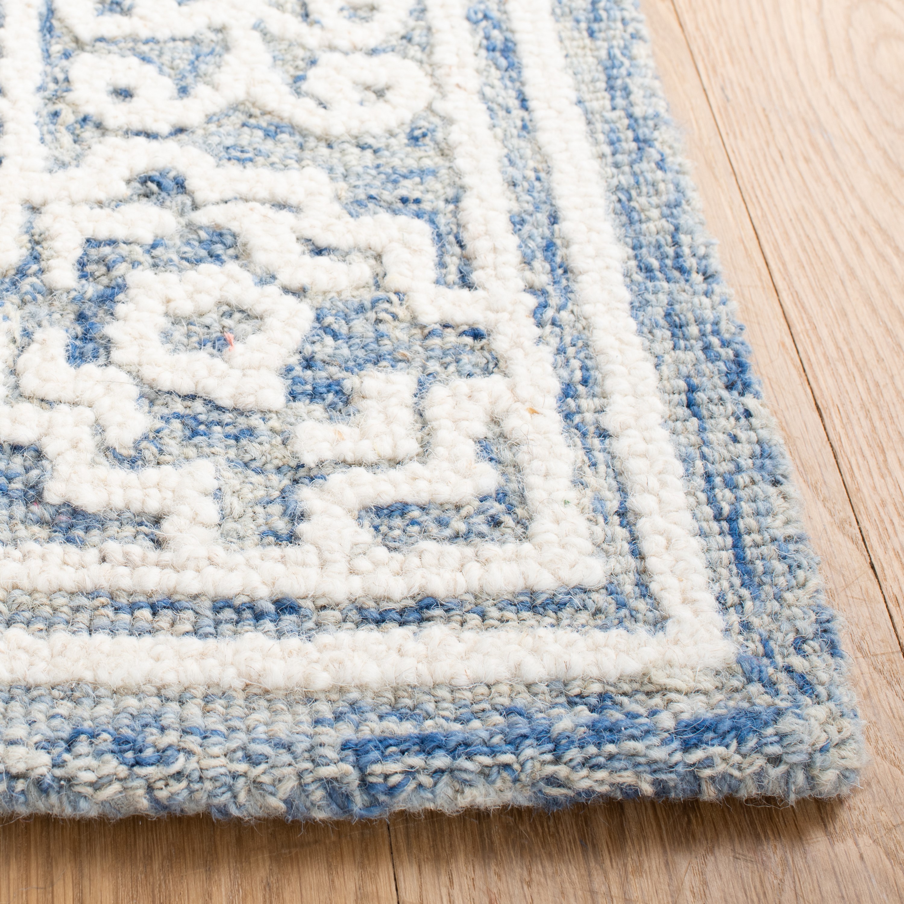 Elegant Country Floral Hand-Tufted Wool Rug - Blue Ivory, 27x7 in