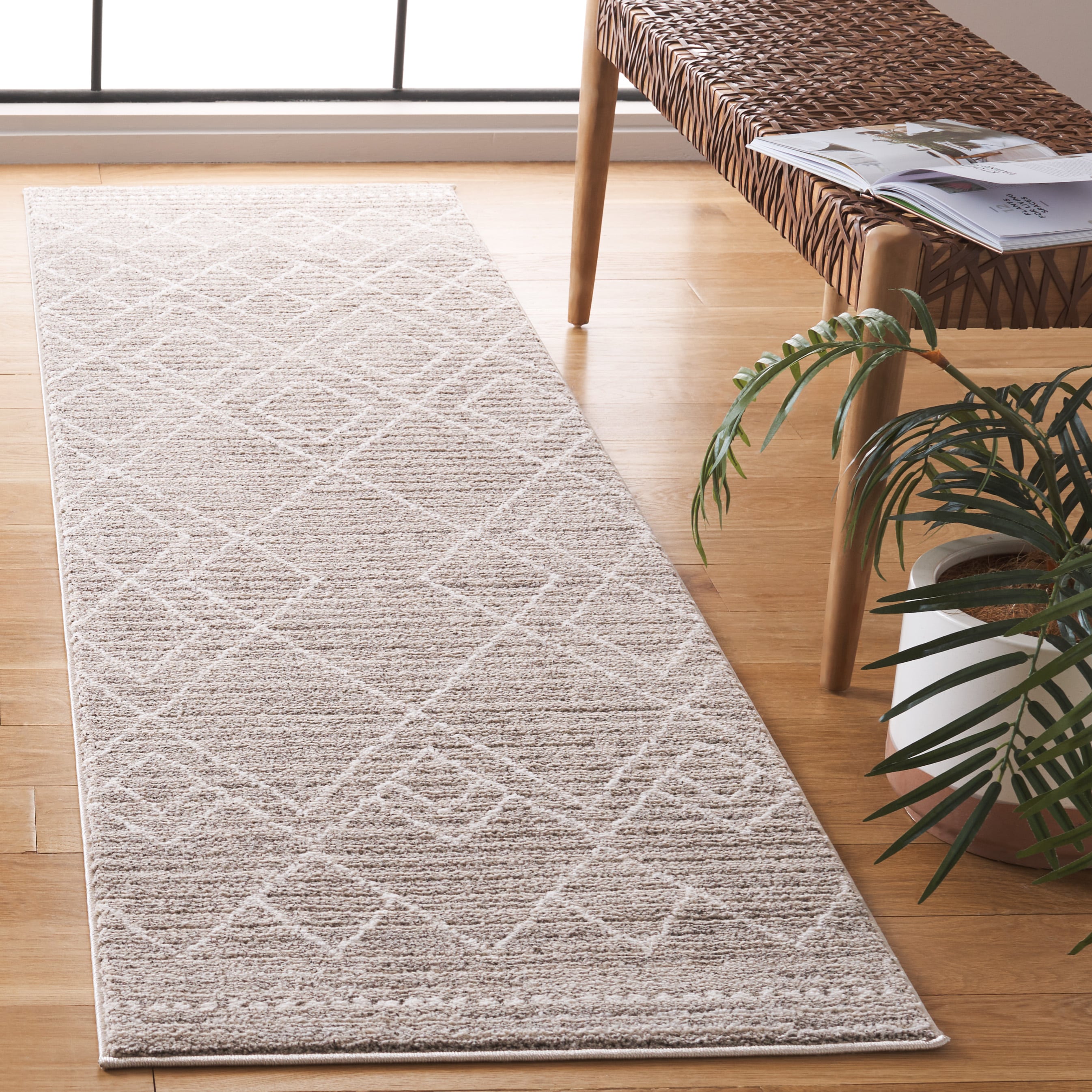 Safavieh - Jade 100B Beige/Ivory 2 x 8 Runner rug
