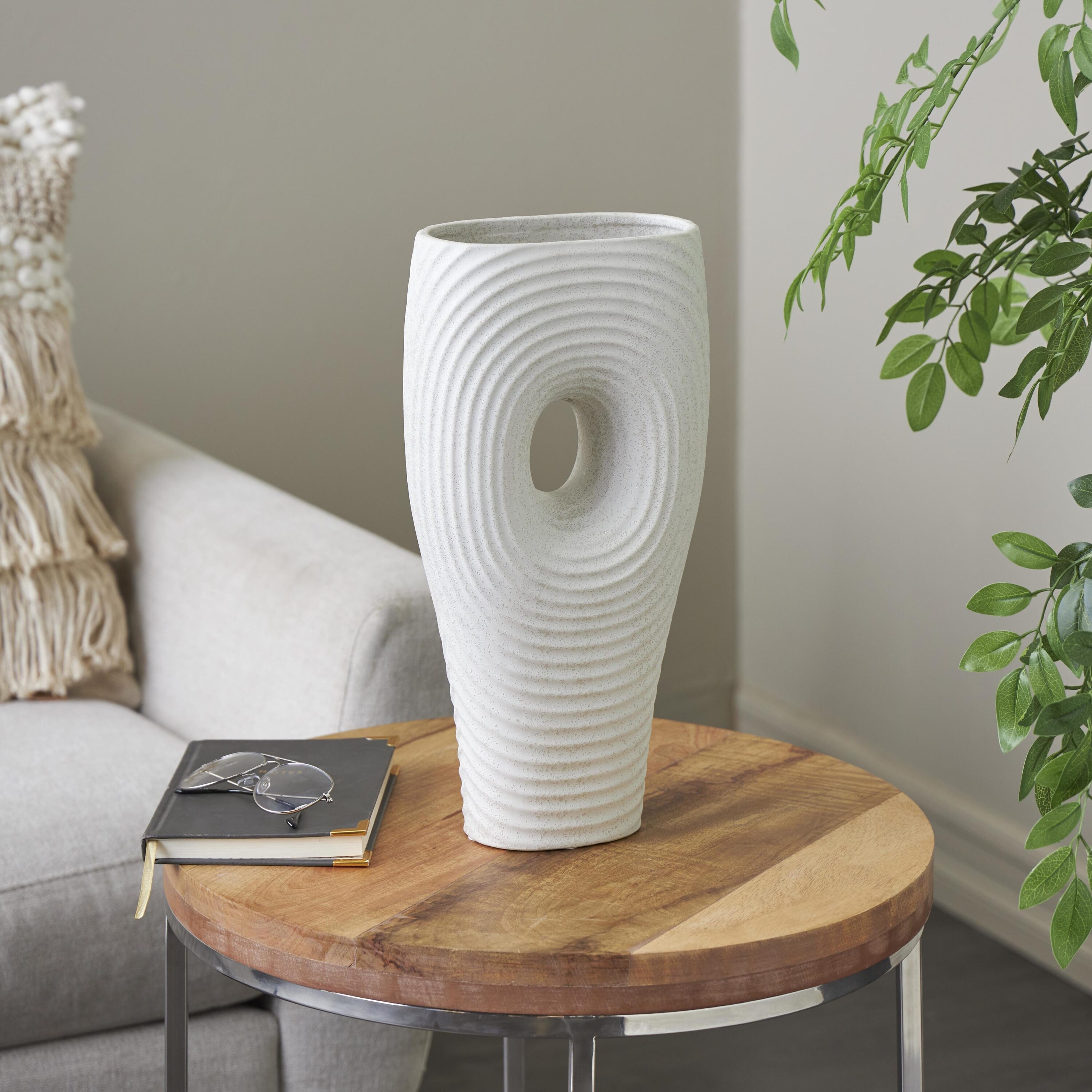 Grayson Lane 822574 White Ceramic Modern Vase
