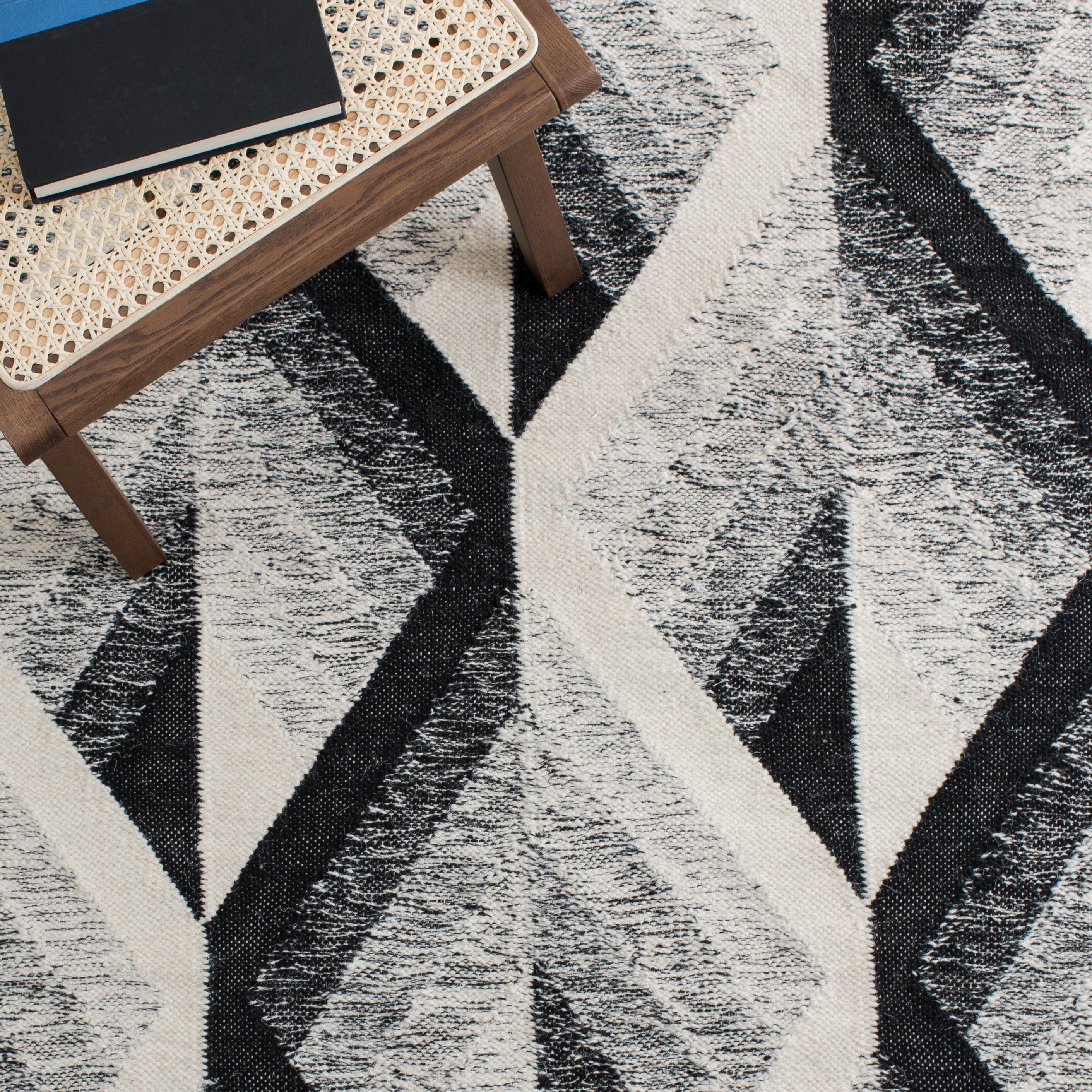 Safavieh KLM527A-5 rugs - View #5