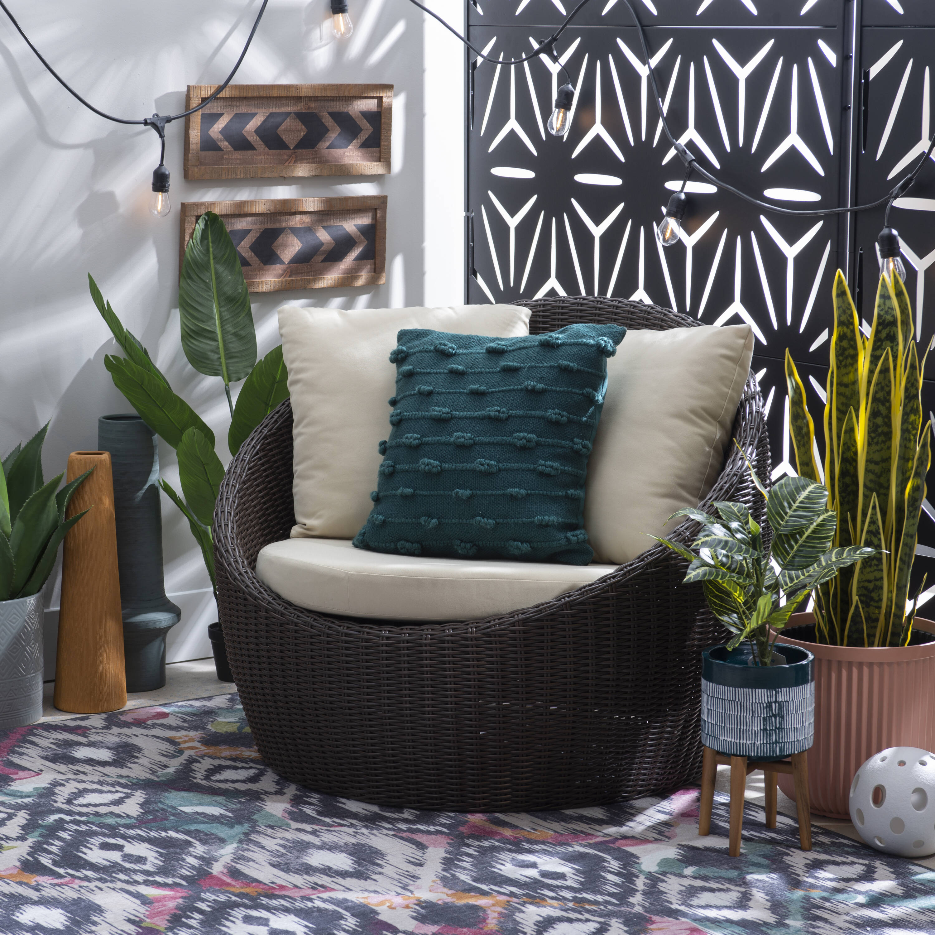 Linon LOWES1997 Rosslare Black Metal Frame Stationary Conversation Chair with Off-white Cushioned Seat
