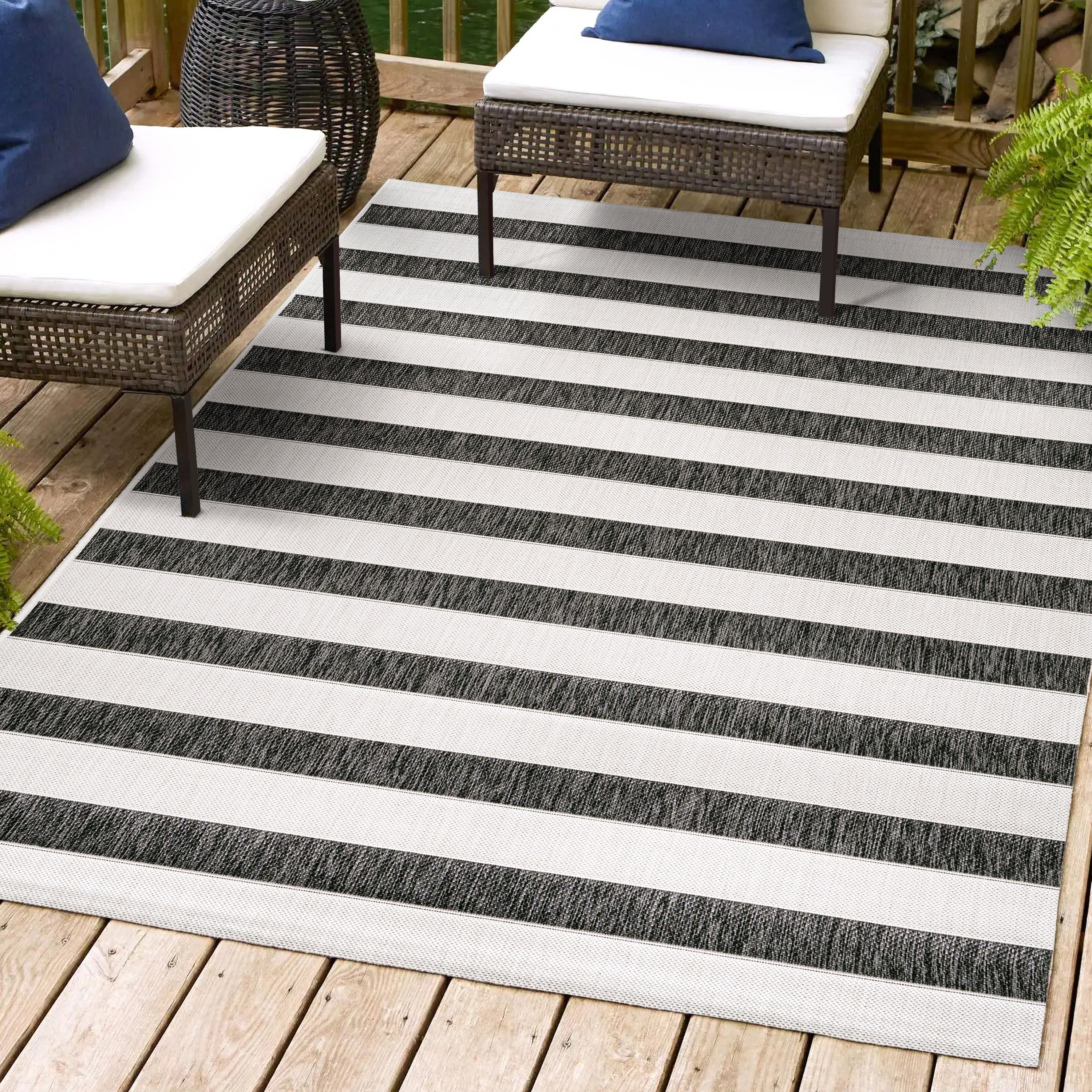 JONATHAN  Y SMB112B-5 Santa Monica Aveiro 5 x 8 (ft) Loomed Polypropylene Black/Cream Rectangular Indoor/Outdoor Stripe Bohemian/Eclectic Area rug